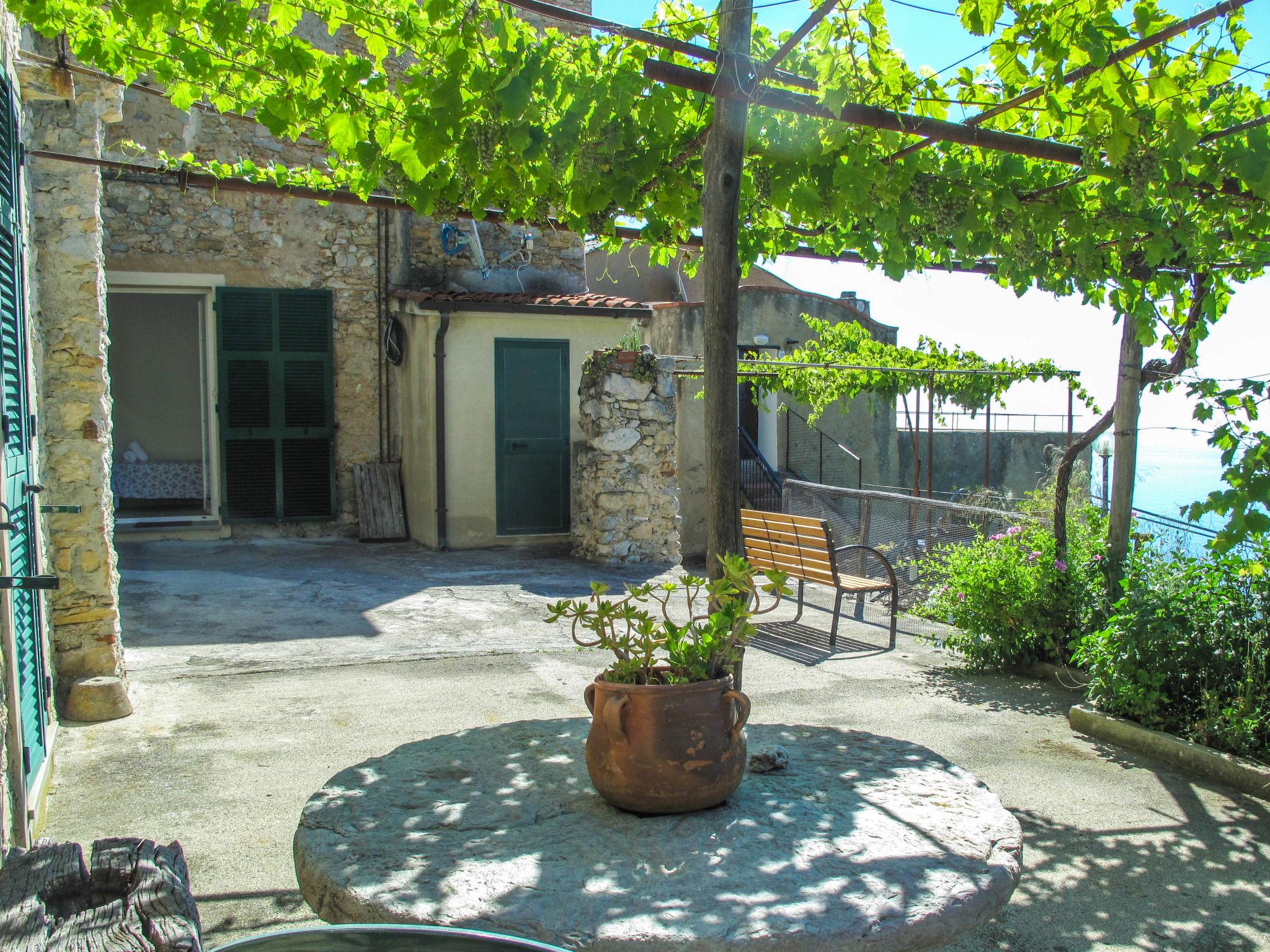 Photo 9 - Appartement de 1 chambre à Finale Ligure avec jardin