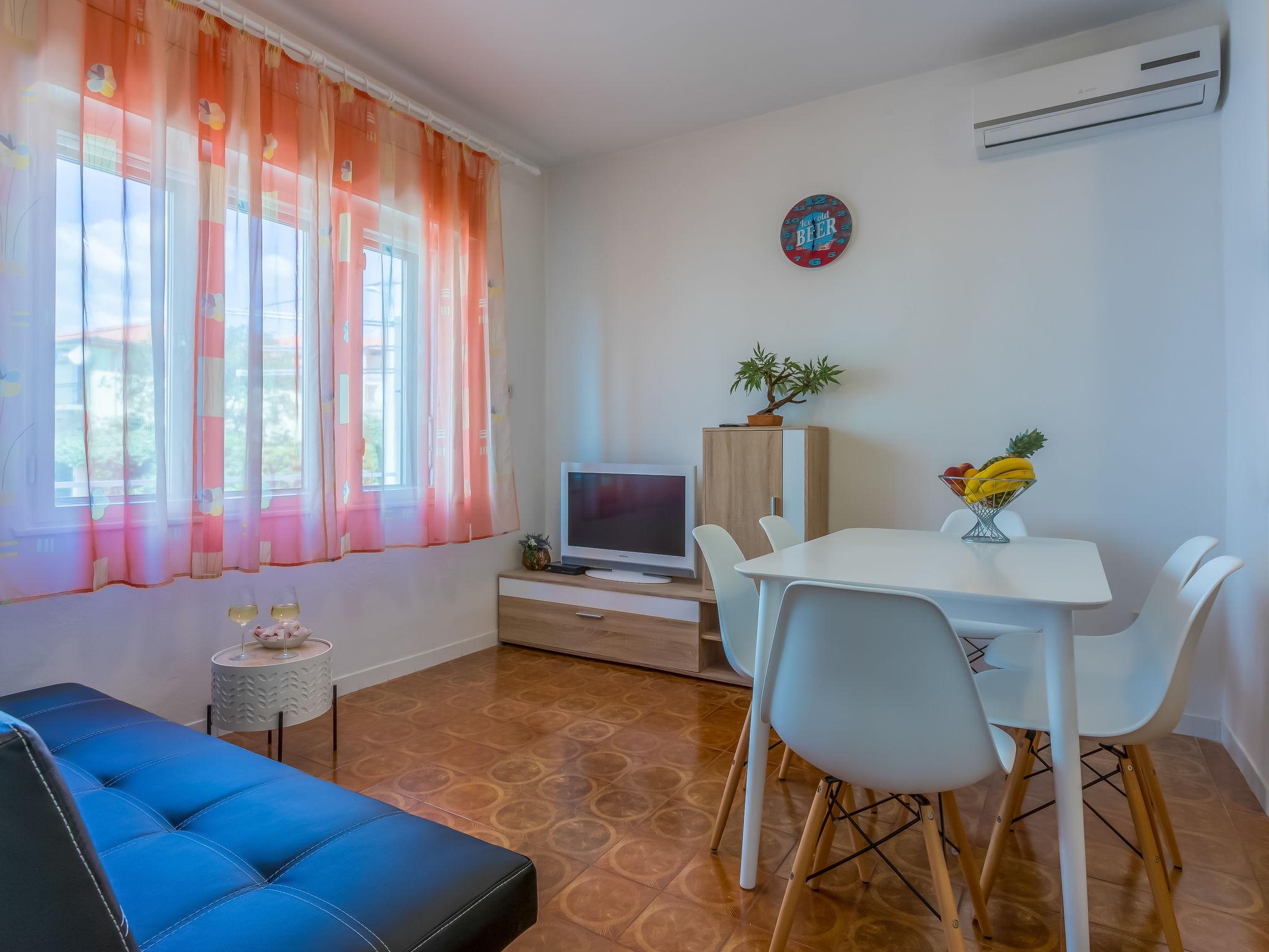 Photo 3 - 3 bedroom Apartment in Novi Vinodolski with sea view