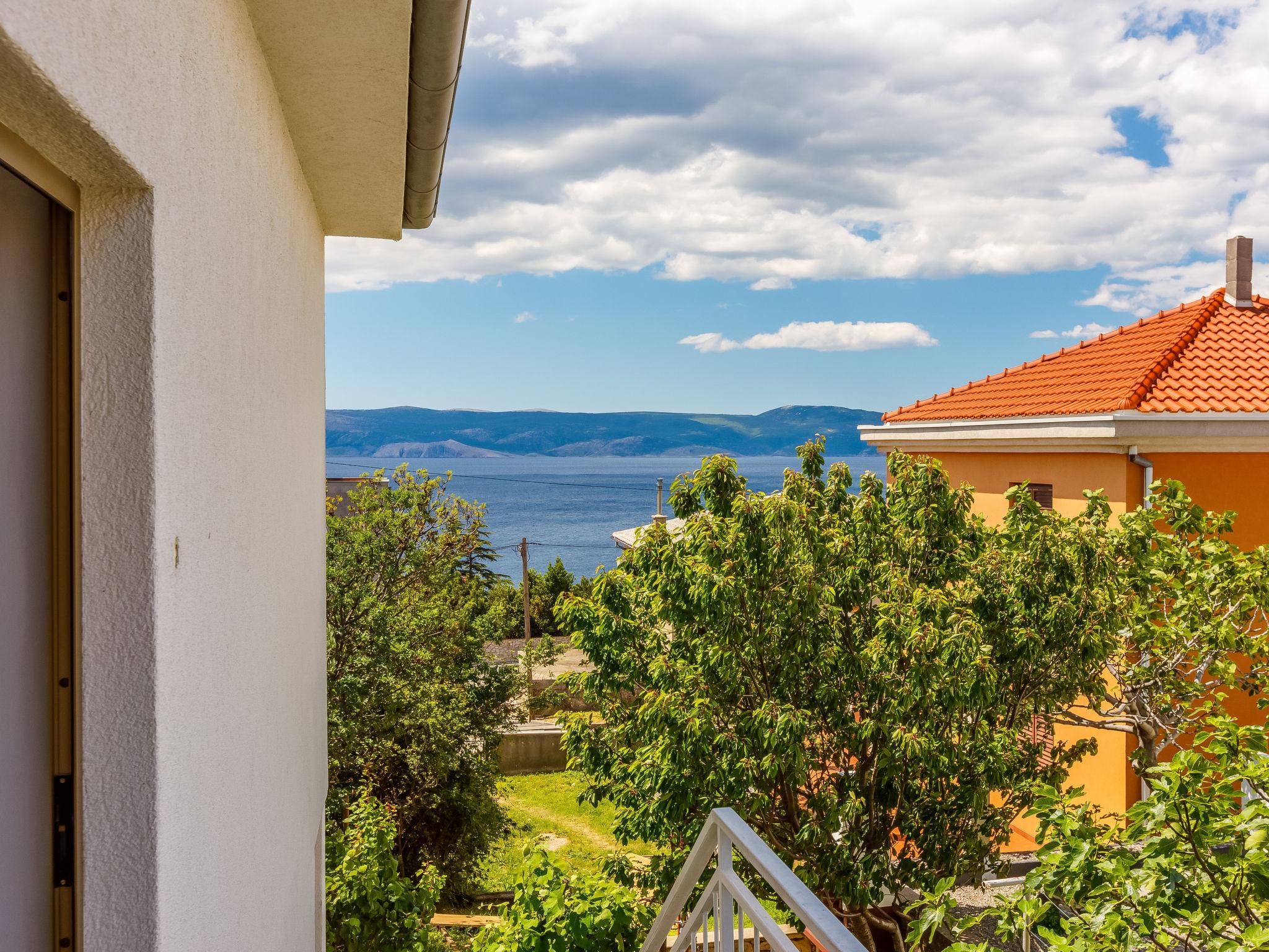 Foto 21 - Appartamento con 3 camere da letto a Novi Vinodolski con vista mare