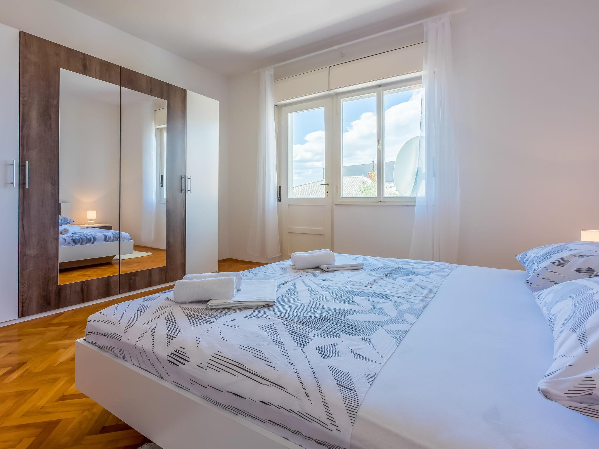 Foto 16 - Apartamento de 3 quartos em Novi Vinodolski com vistas do mar