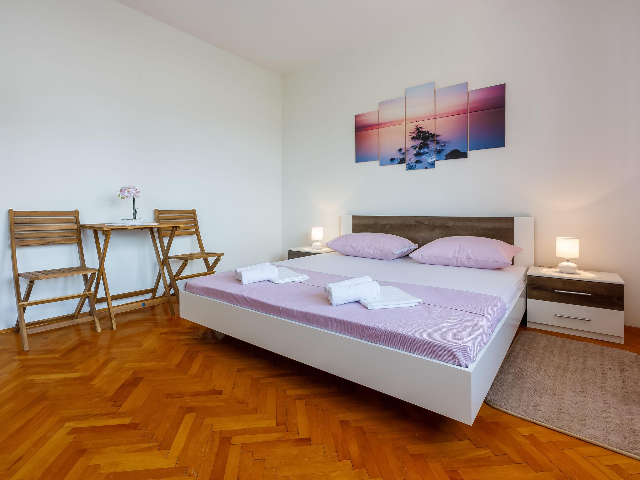 Foto 12 - Appartamento con 3 camere da letto a Novi Vinodolski con vista mare