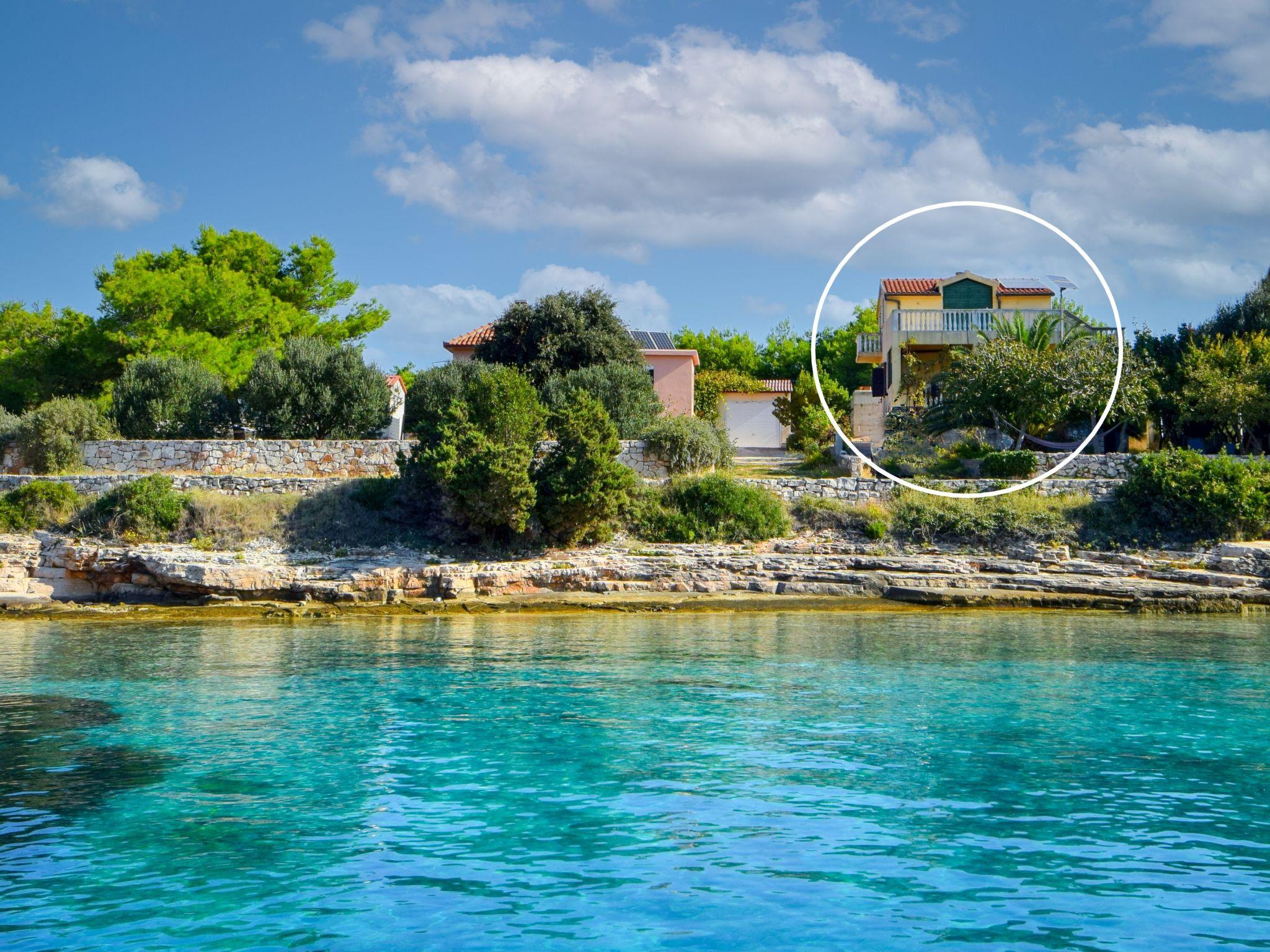 Photo 1 - Maison de 4 chambres à Sibenik avec terrasse et vues à la mer