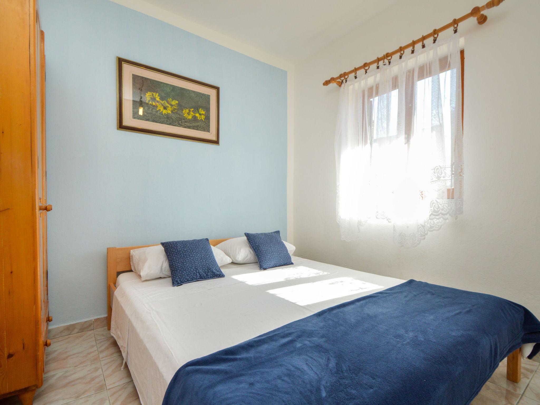 Foto 13 - Casa con 4 camere da letto a Sebenico con terrazza e vista mare