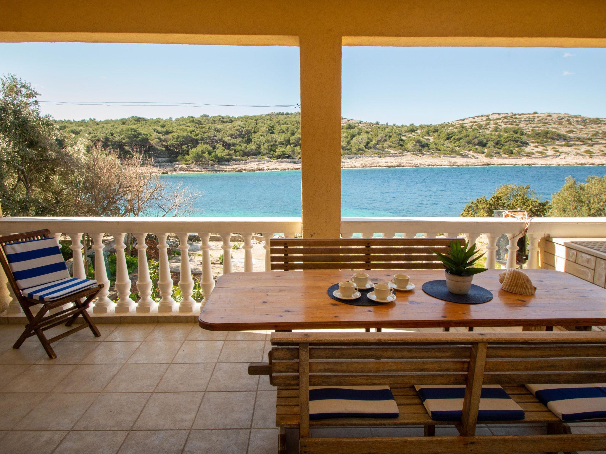 Foto 2 - Casa de 4 quartos em Sibenik com terraço e vistas do mar