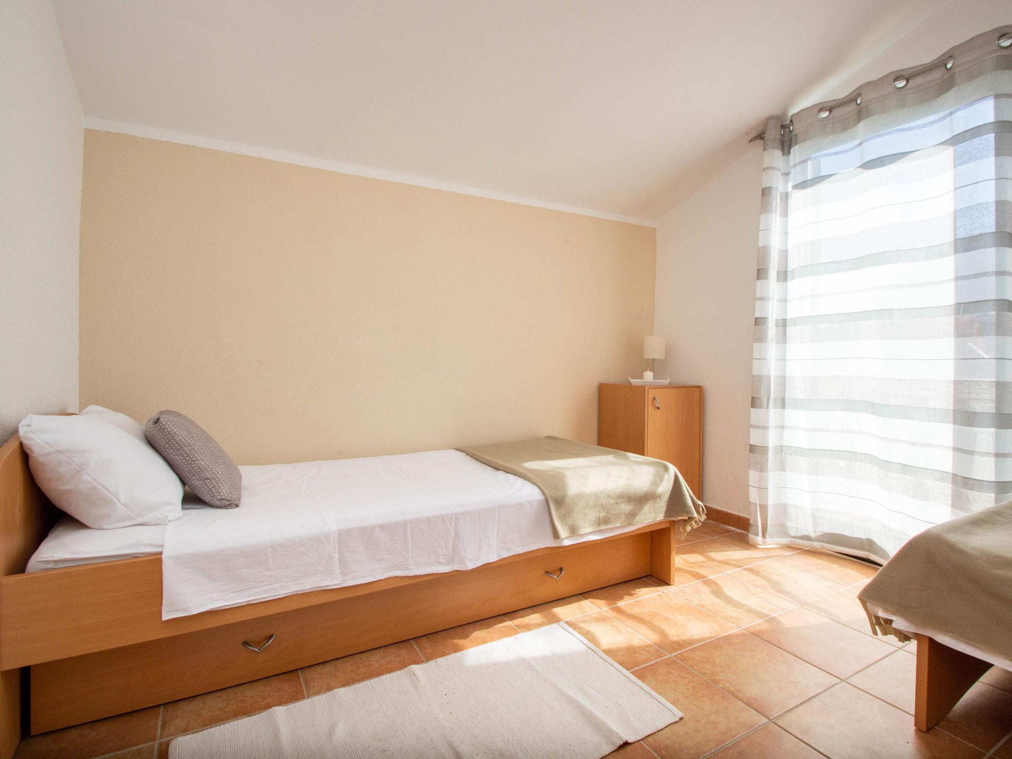 Foto 14 - Casa con 4 camere da letto a Sebenico con terrazza e vista mare