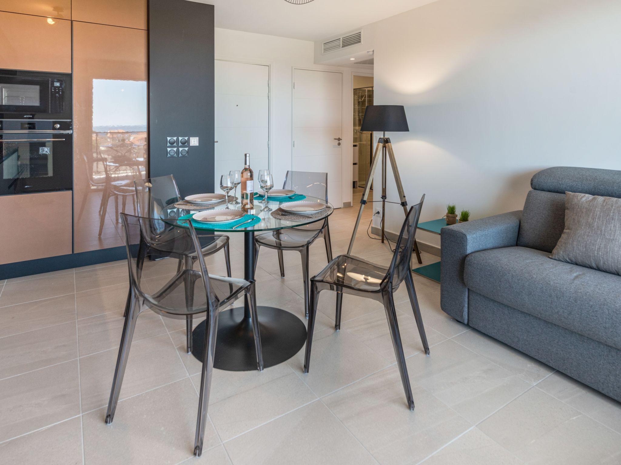Foto 3 - Apartamento de 1 habitación en Cagnes-sur-Mer con terraza y vistas al mar