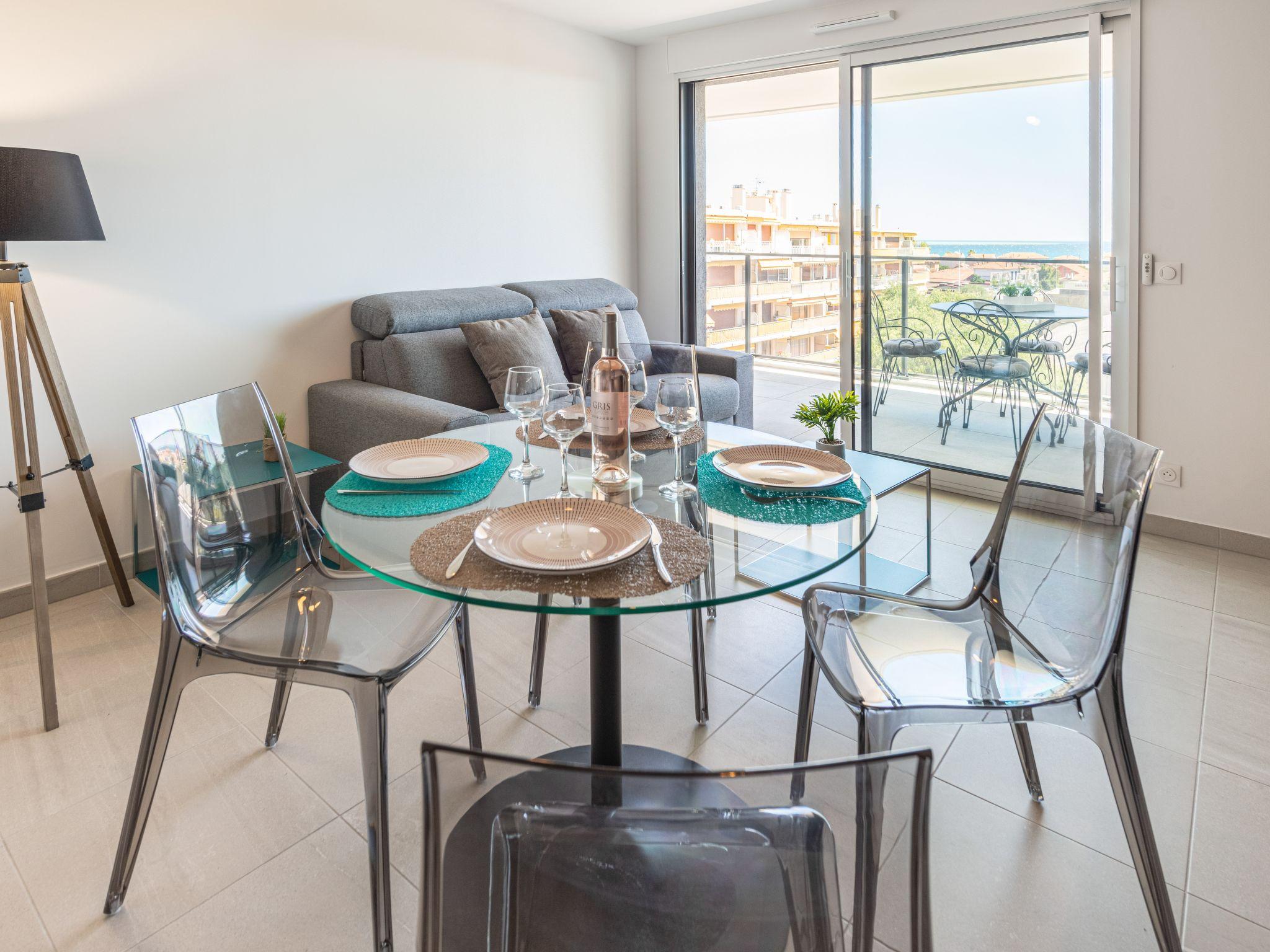 Foto 6 - Apartamento de 1 habitación en Cagnes-sur-Mer con terraza y vistas al mar