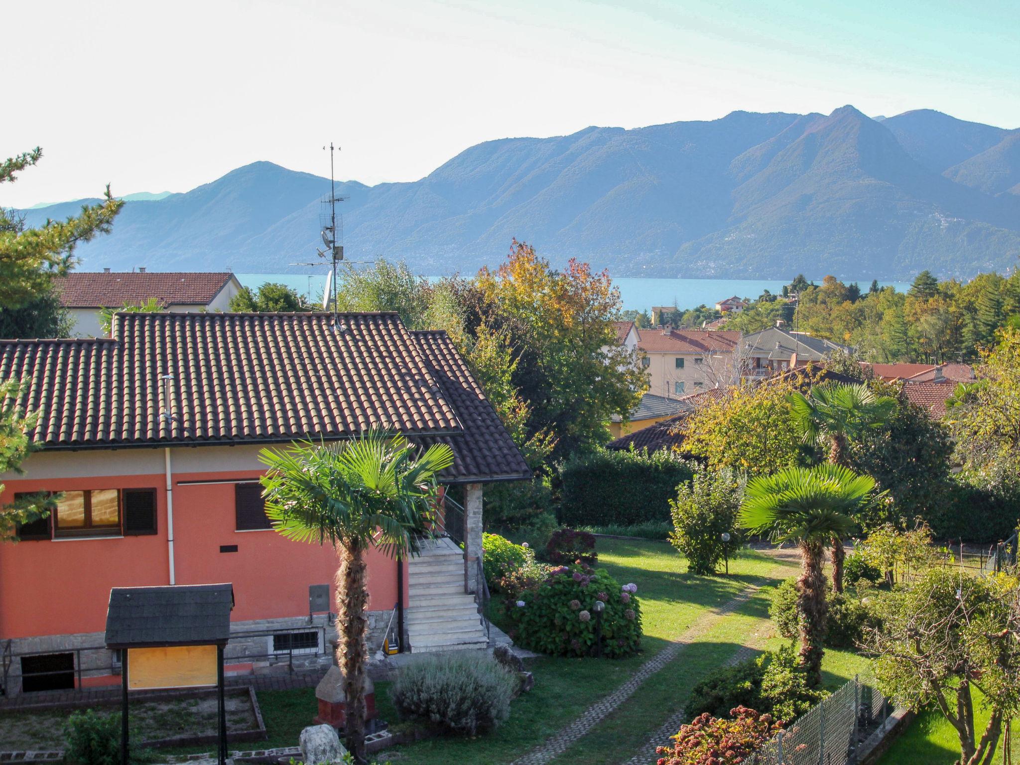 Photo 21 - 3 bedroom Apartment in Luino with swimming pool and mountain view