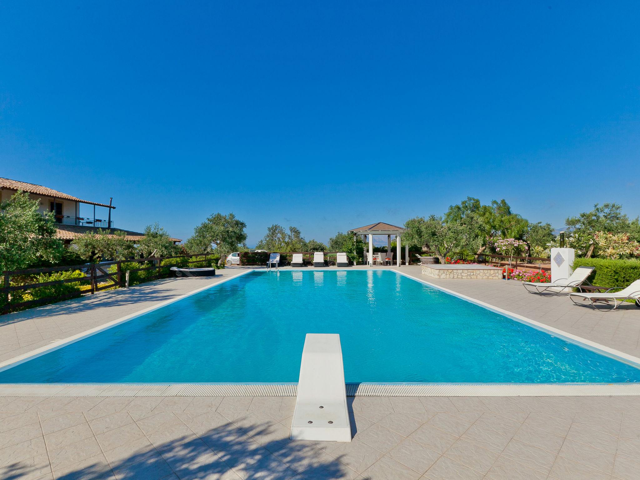 Photo 23 - Maison de 4 chambres à Castellammare del Golfo avec piscine privée et vues à la mer