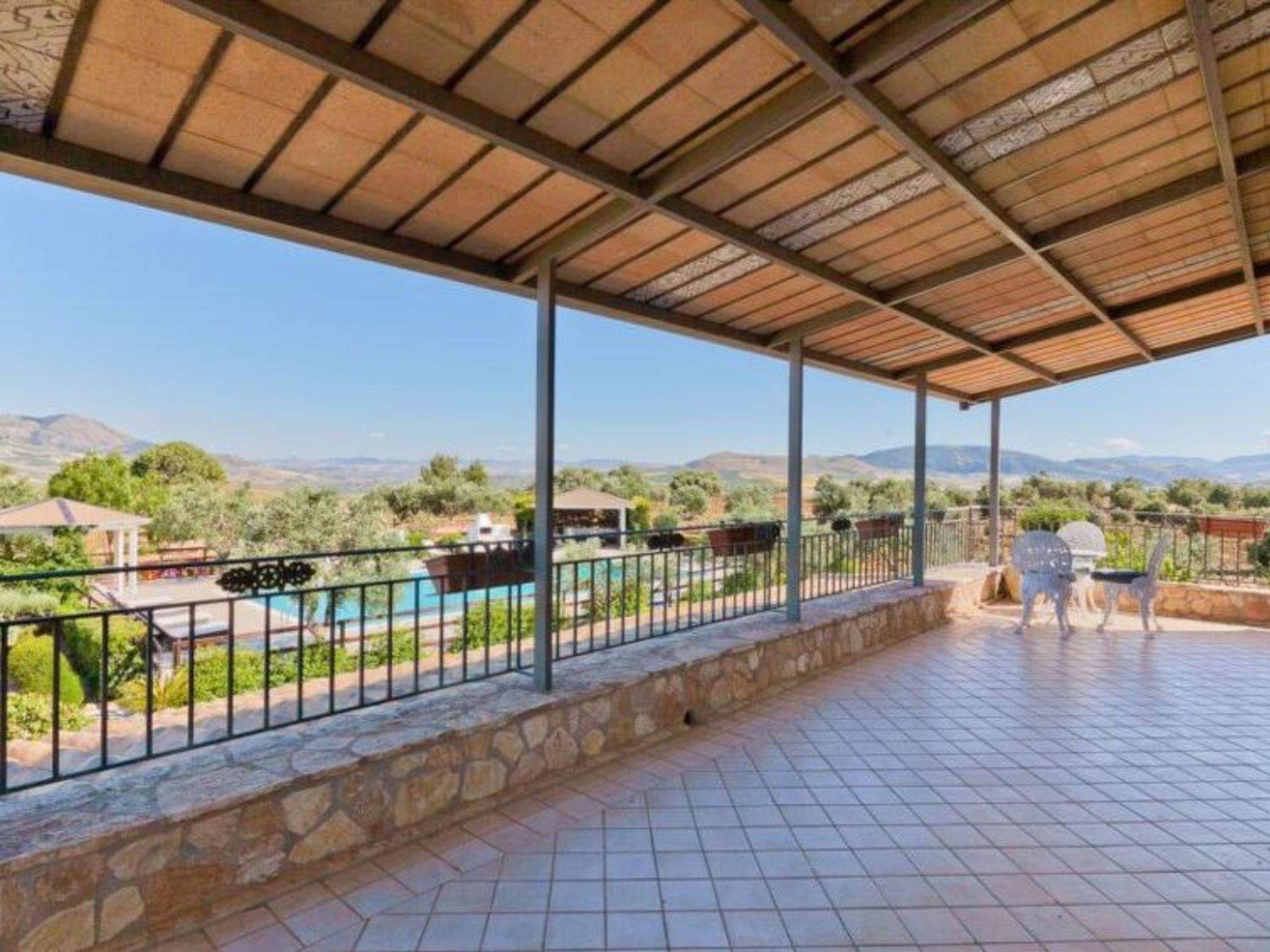 Photo 10 - Maison de 4 chambres à Castellammare del Golfo avec piscine privée et jardin