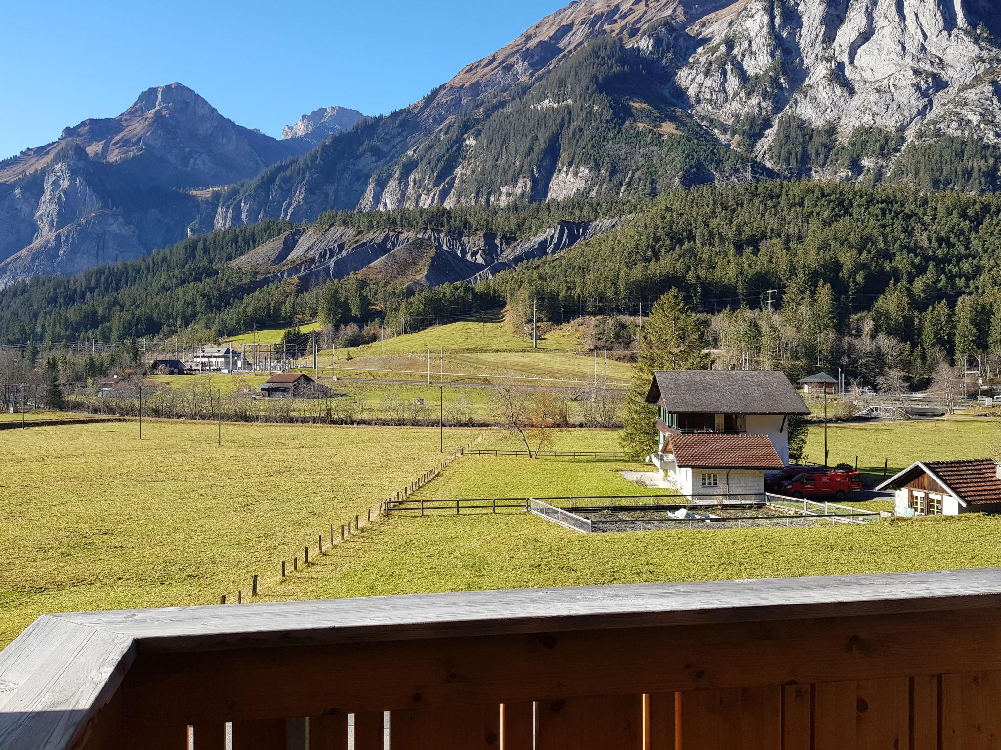 Foto 15 - Appartamento con 2 camere da letto a Kandersteg con vista sulle montagne