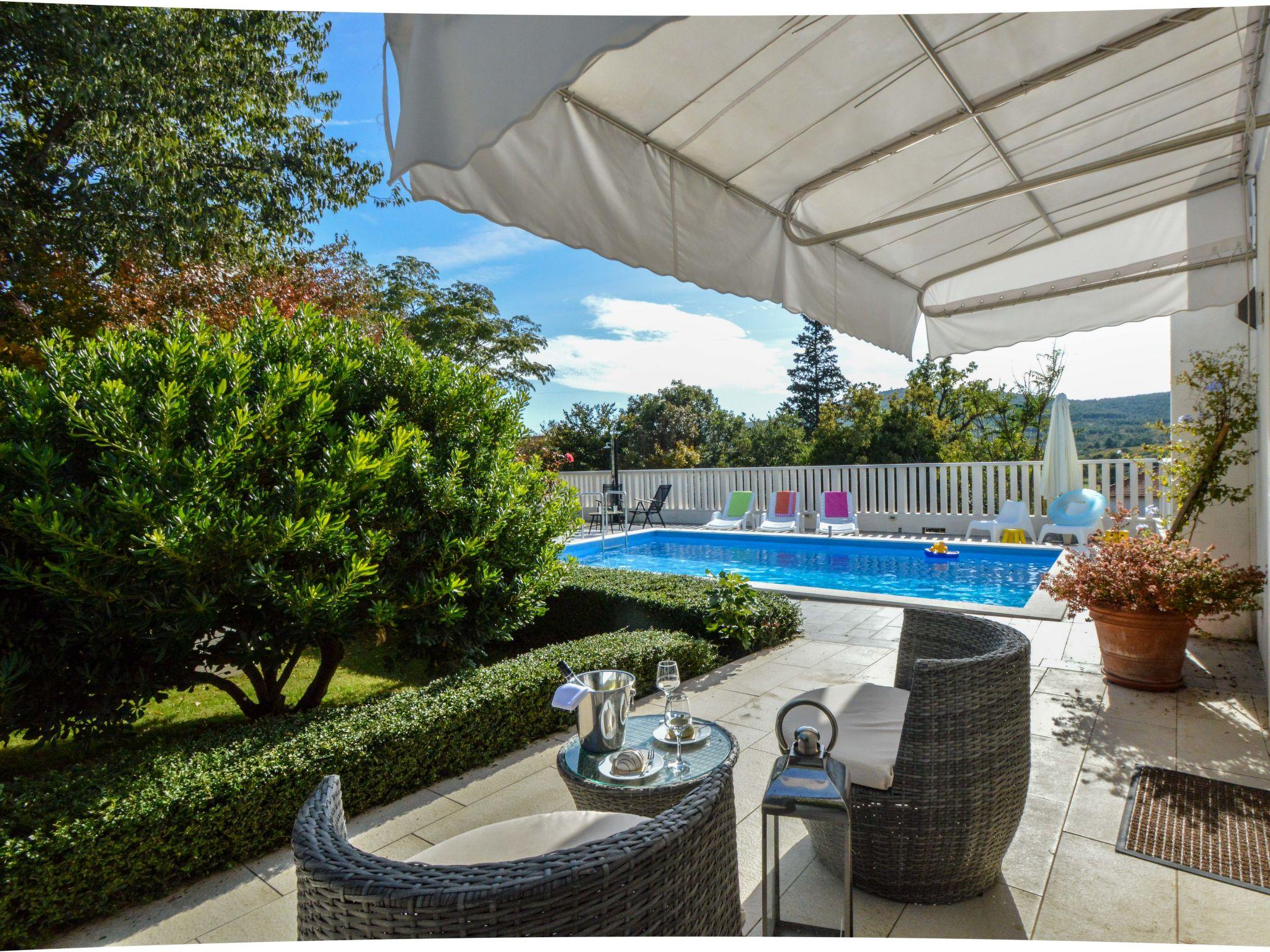 Foto 27 - Casa con 2 camere da letto a Sebenico con piscina privata e vista mare