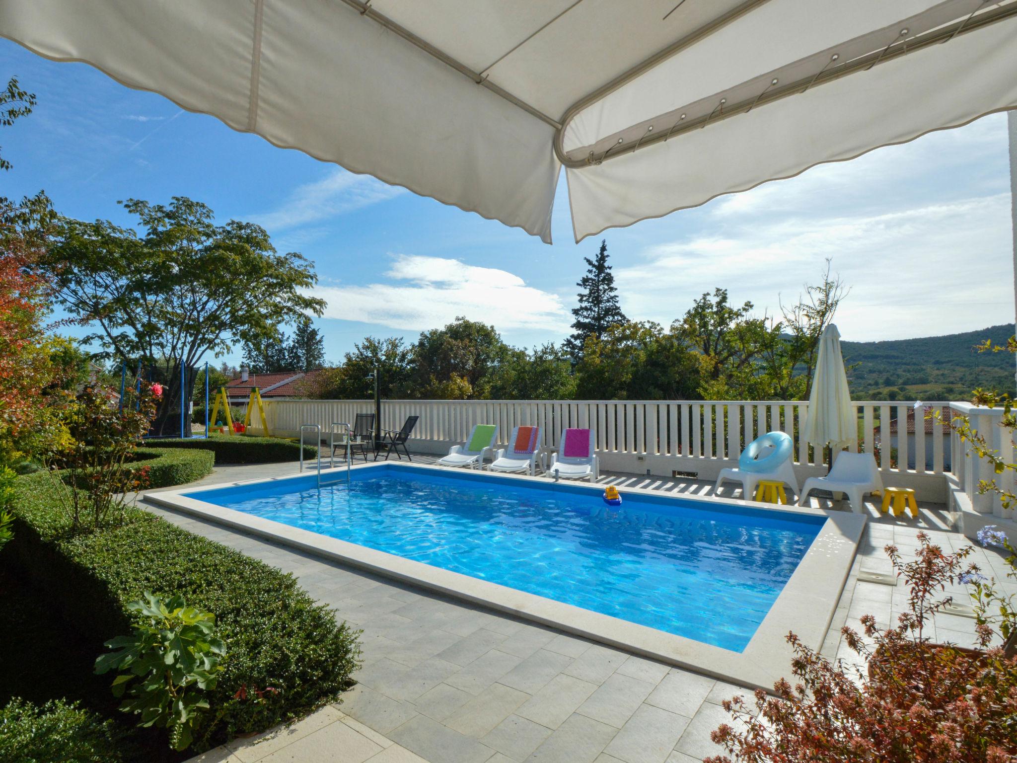 Foto 43 - Casa de 2 quartos em Sibenik com piscina privada e vistas do mar