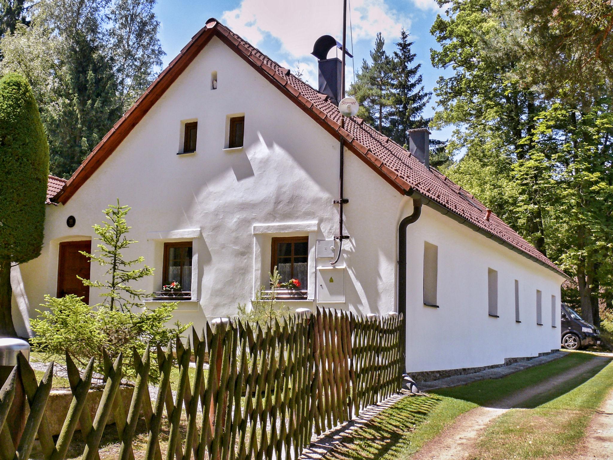 Photo 1 - Maison de 3 chambres à Mokrý Lom avec piscine privée et jardin