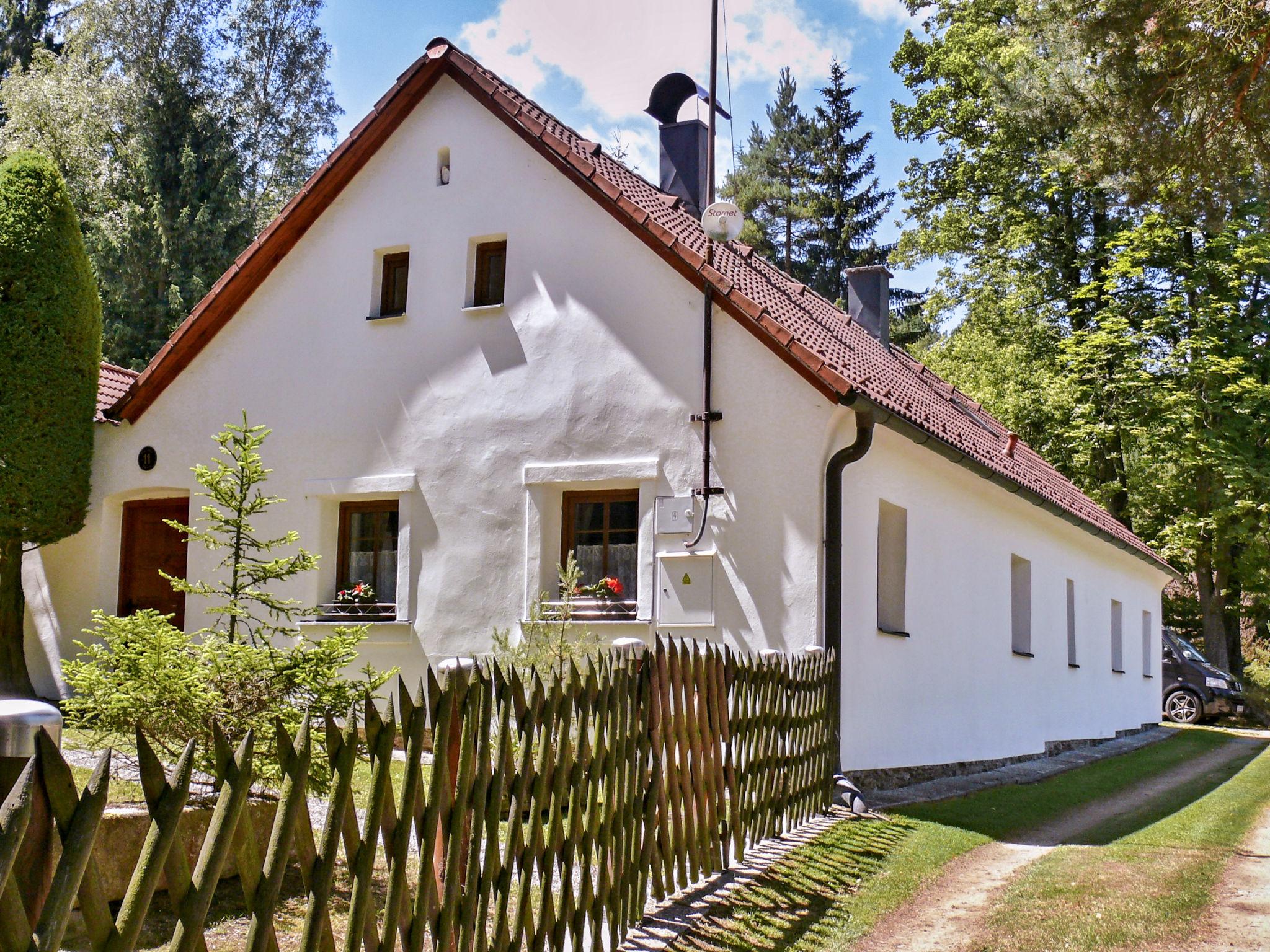 Photo 1 - Maison de 3 chambres à Mokrý Lom avec piscine privée et terrasse