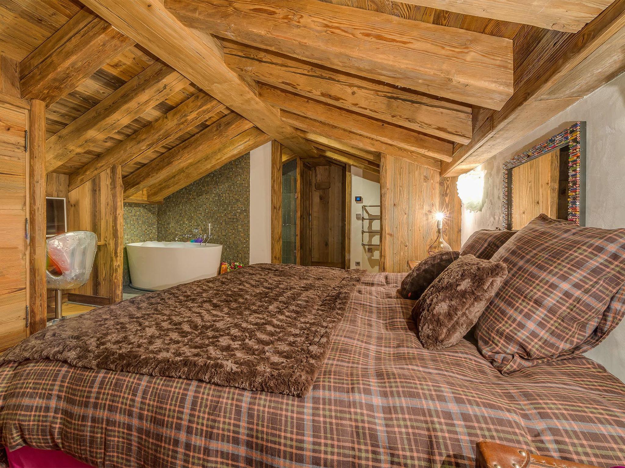 Foto 14 - Casa con 4 camere da letto a Val-d'Isère con terrazza e vasca idromassaggio