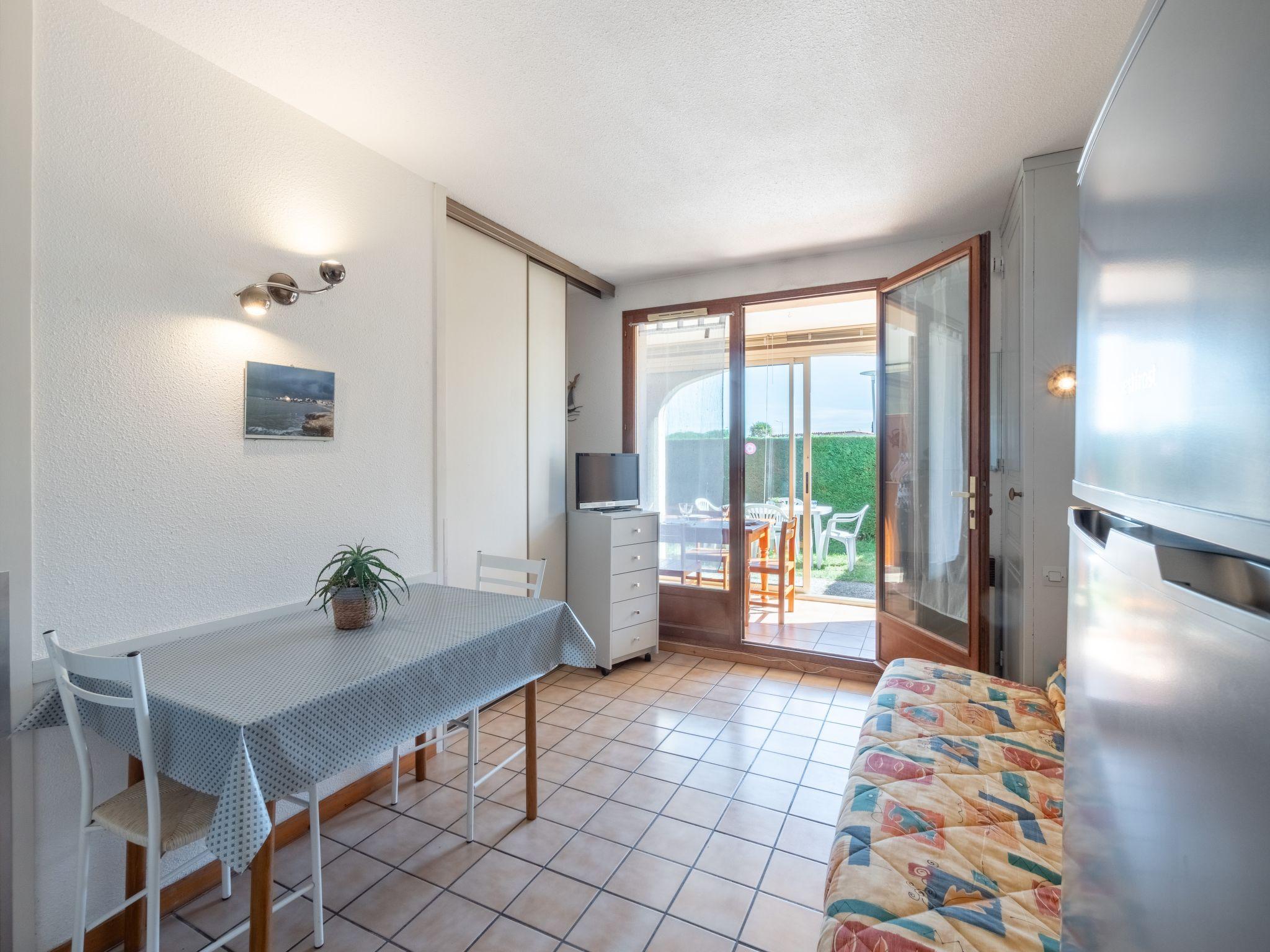 Foto 9 - Apartment mit 1 Schlafzimmer in Vaux-sur-Mer mit garten und blick aufs meer
