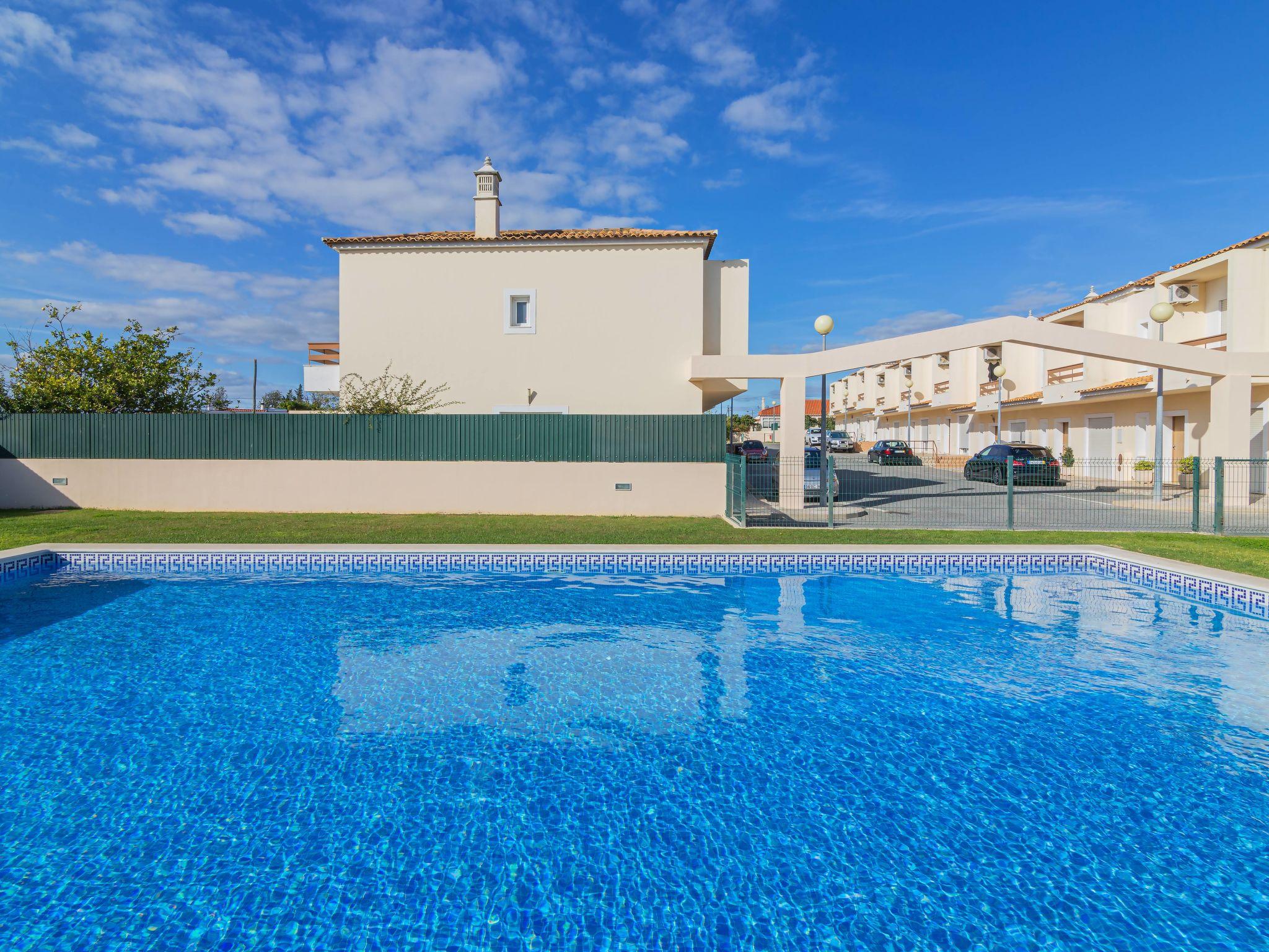 Foto 20 - Casa de 2 habitaciones en Albufeira con piscina y jardín