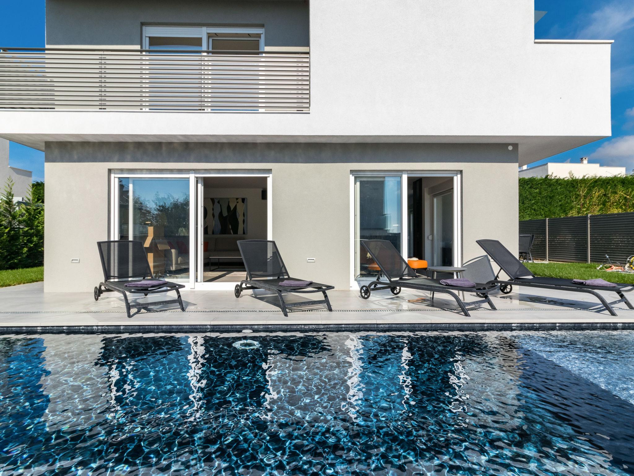Foto 28 - Casa de 3 quartos em Brtonigla com piscina privada e vistas do mar