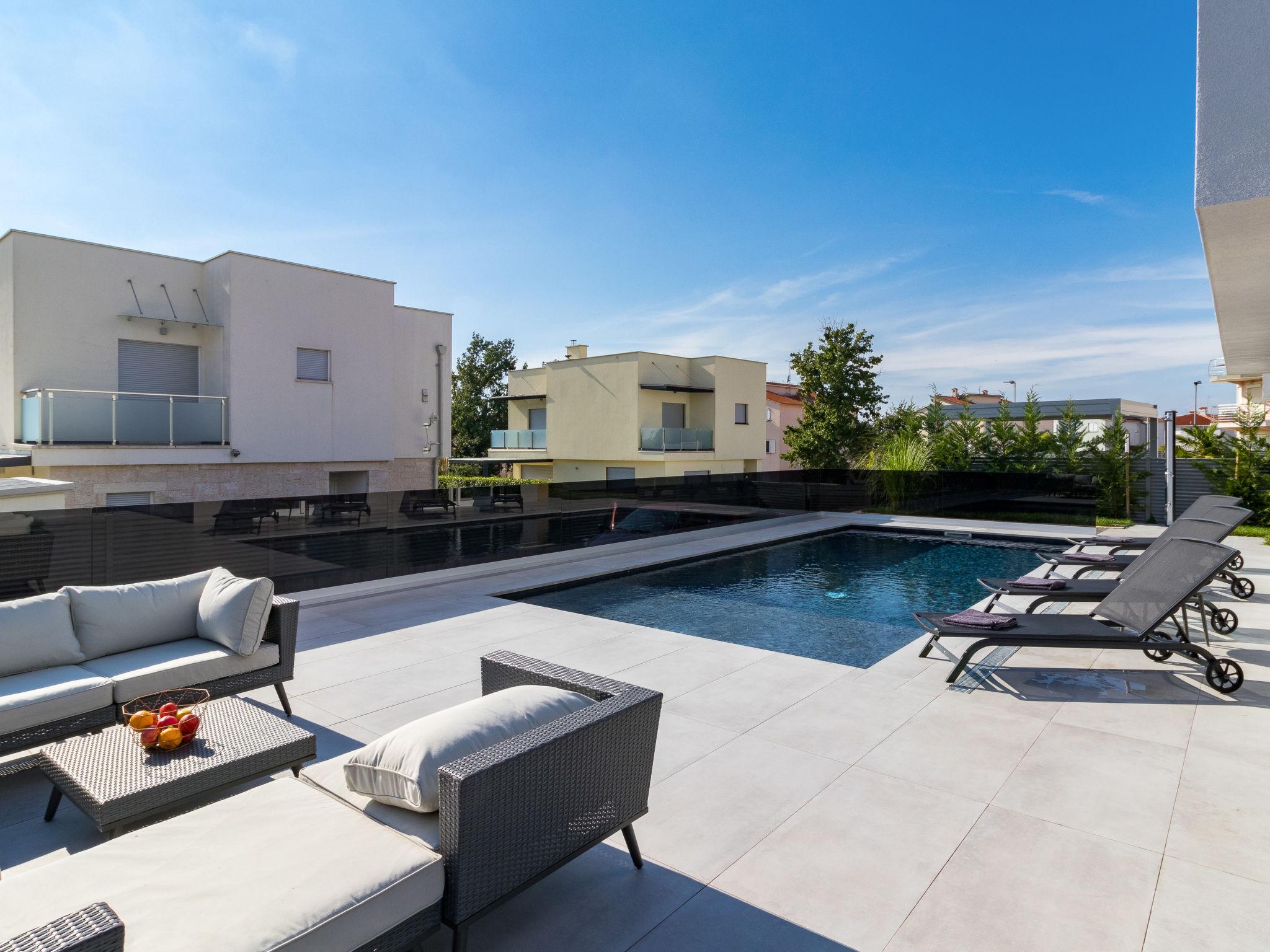 Photo 33 - Maison de 3 chambres à Brtonigla avec piscine privée et jardin