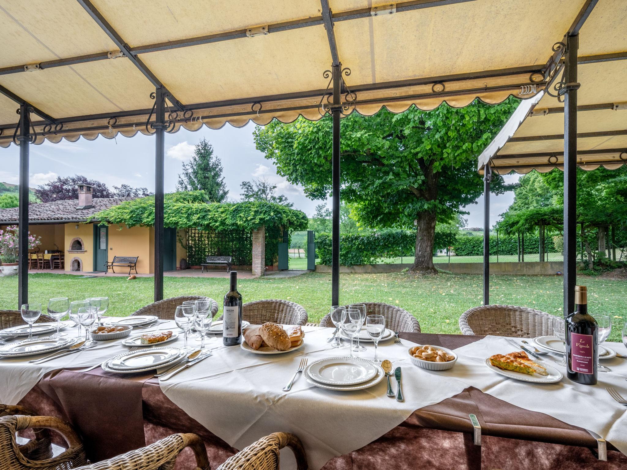 Foto 34 - Casa de 9 habitaciones en Vigliano d'Asti con piscina privada y jardín