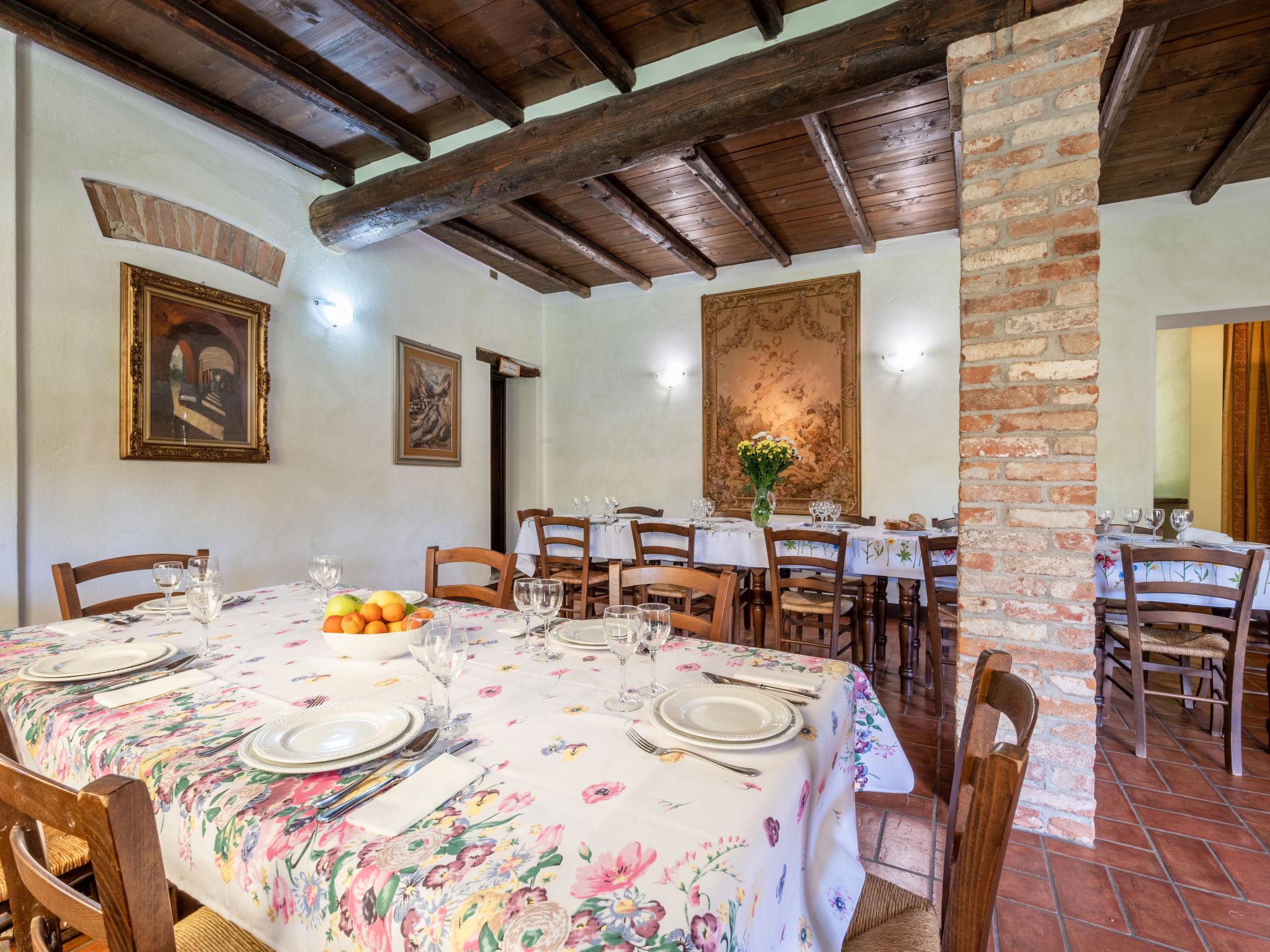 Photo 9 - 9 bedroom House in Vigliano d'Asti with private pool and garden