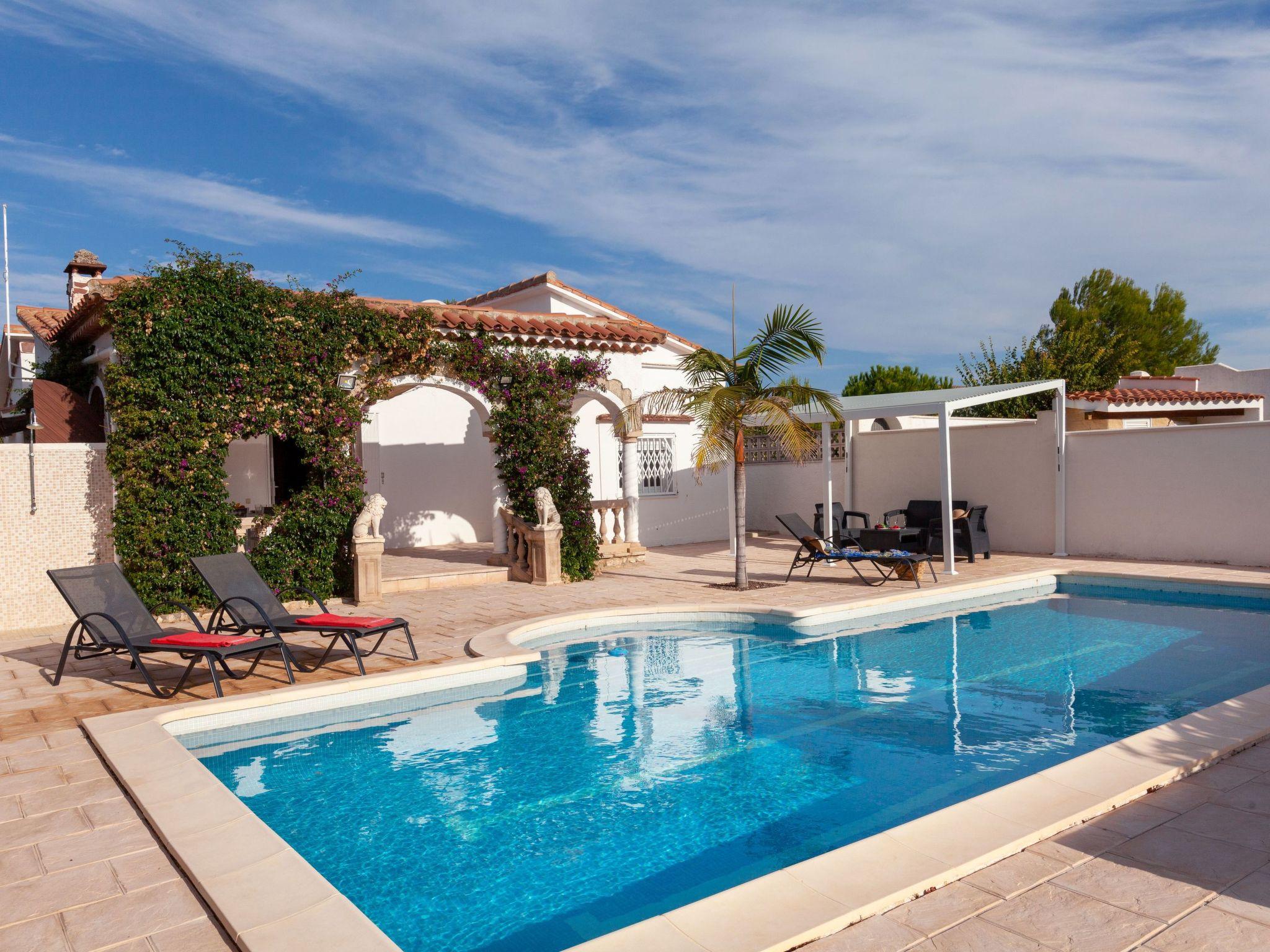 Photo 1 - Maison de 3 chambres à Mont-roig del Camp avec piscine privée et vues à la mer