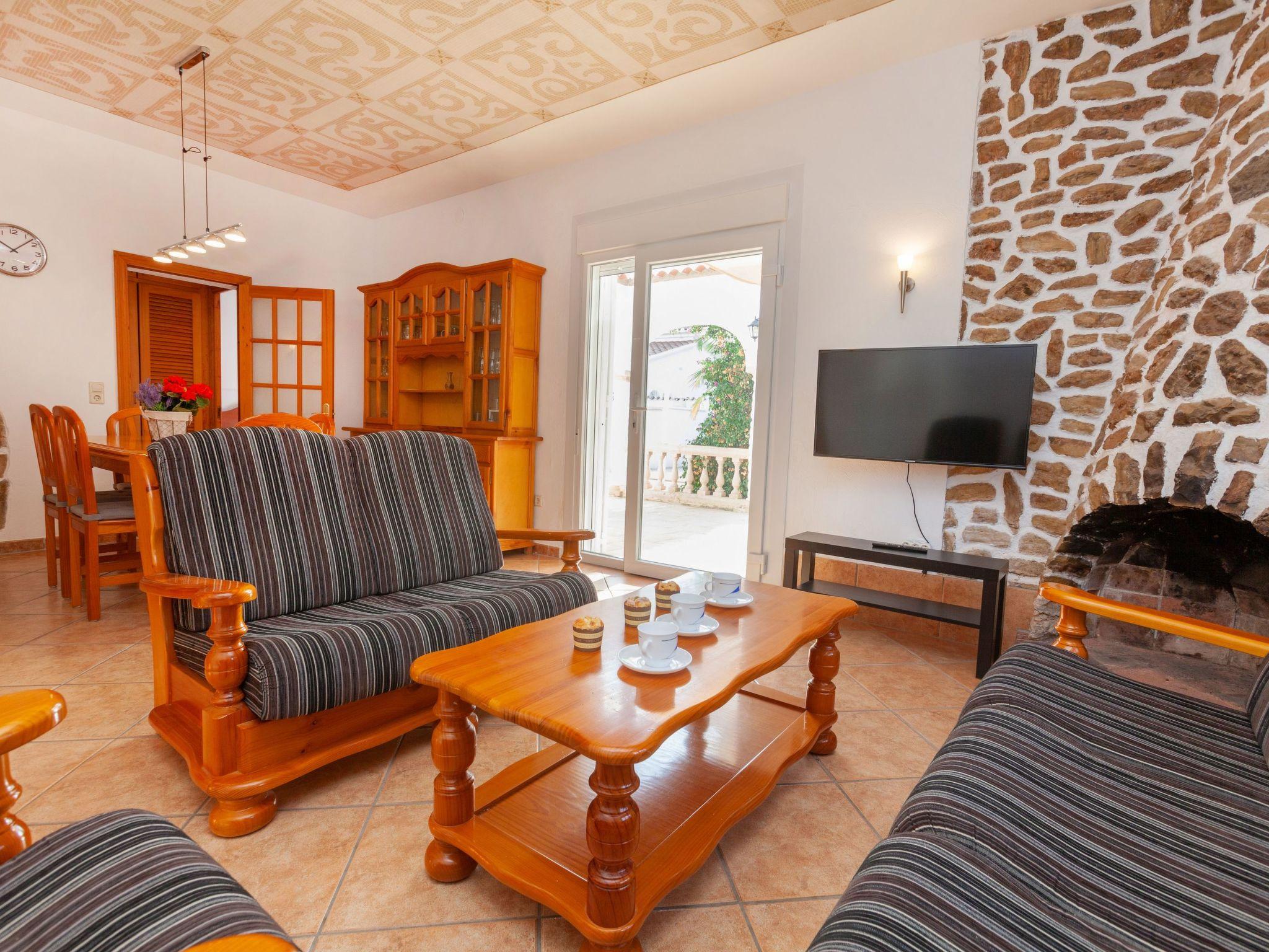 Photo 4 - 3 bedroom House in Mont-roig del Camp with private pool and sea view