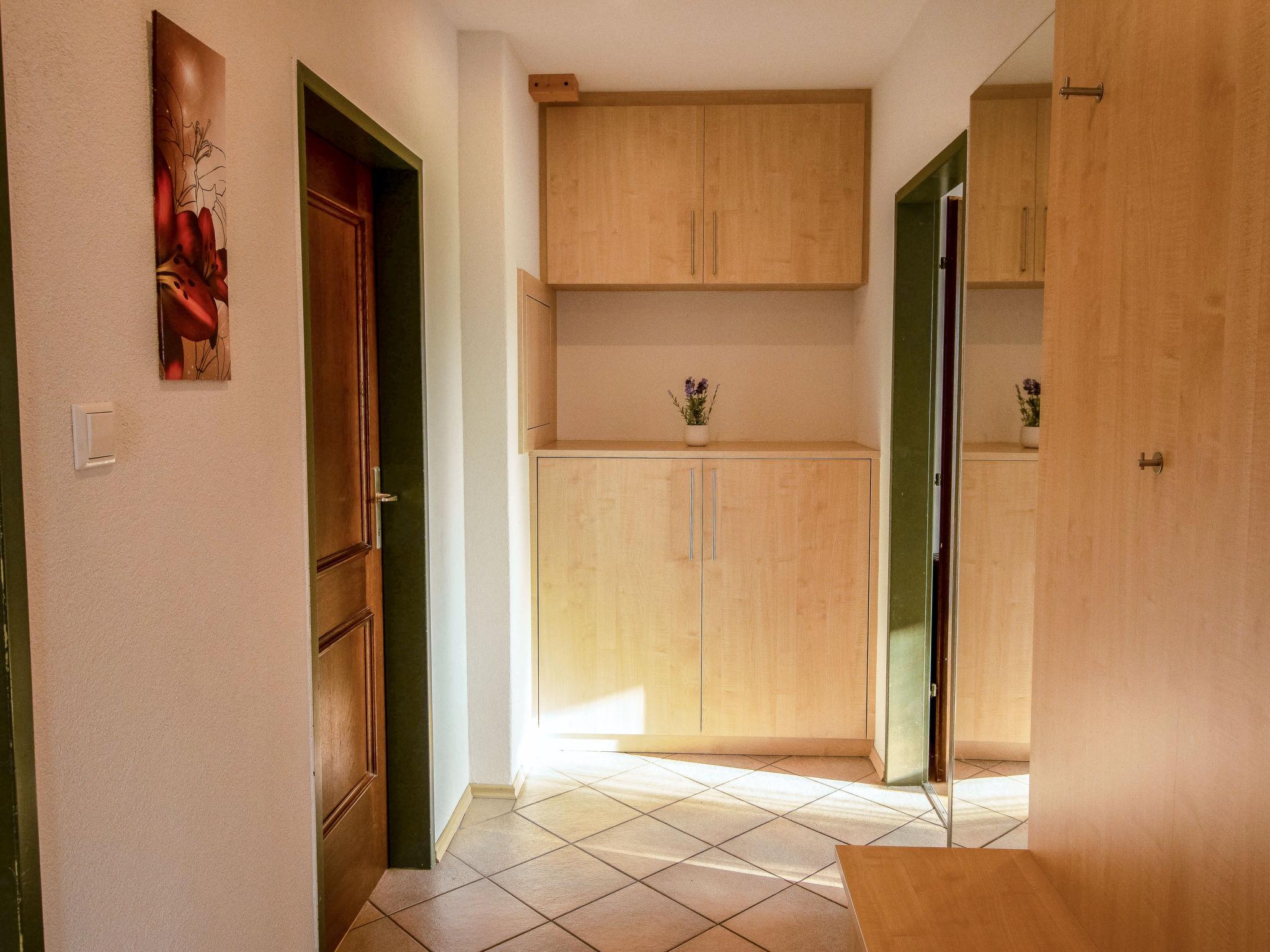 Photo 12 - 2 bedroom Apartment in Sankt Kanzian am Klopeiner See with terrace and mountain view