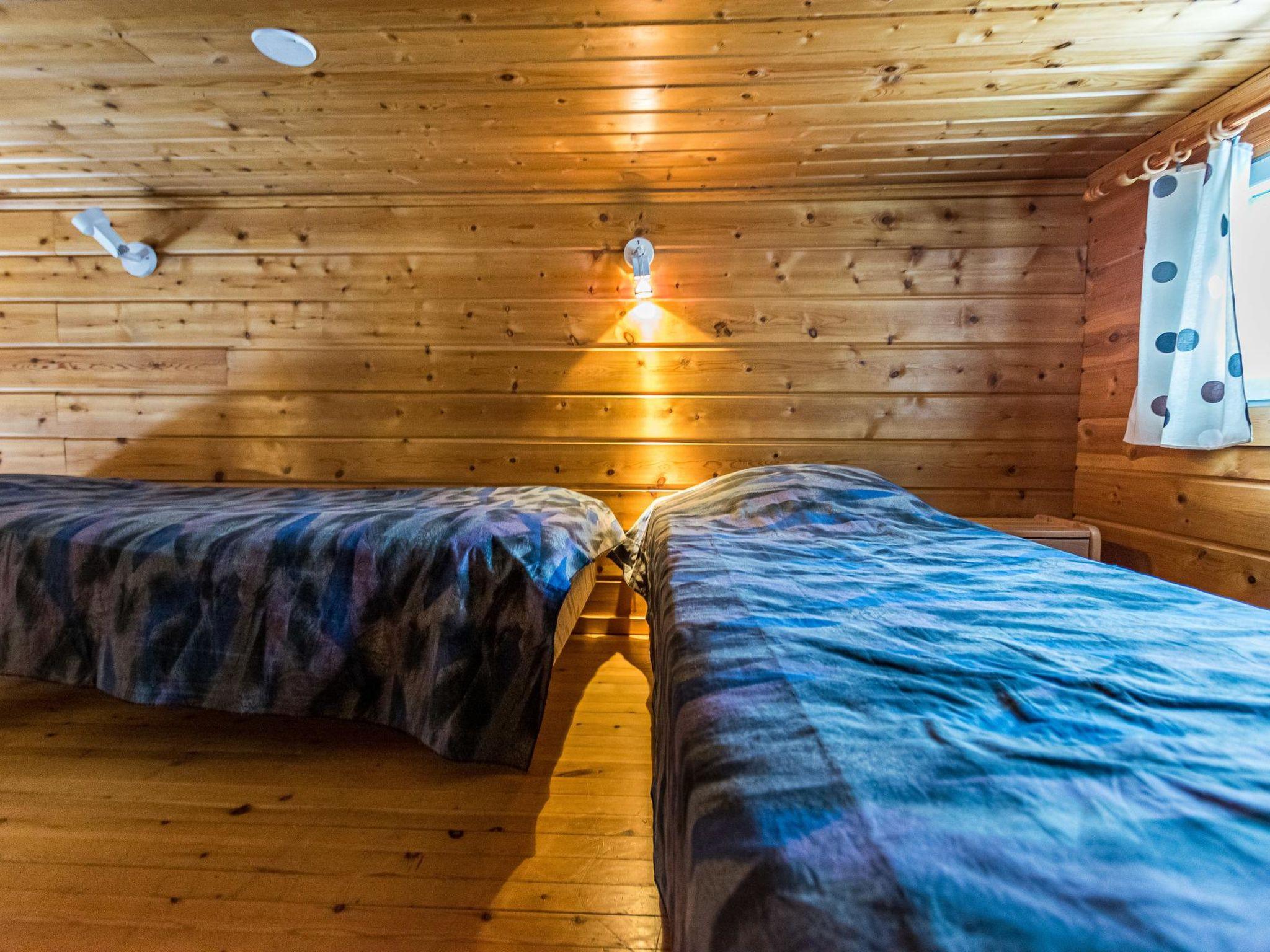 Foto 10 - Haus mit 1 Schlafzimmer in Puolanka mit blick auf die berge