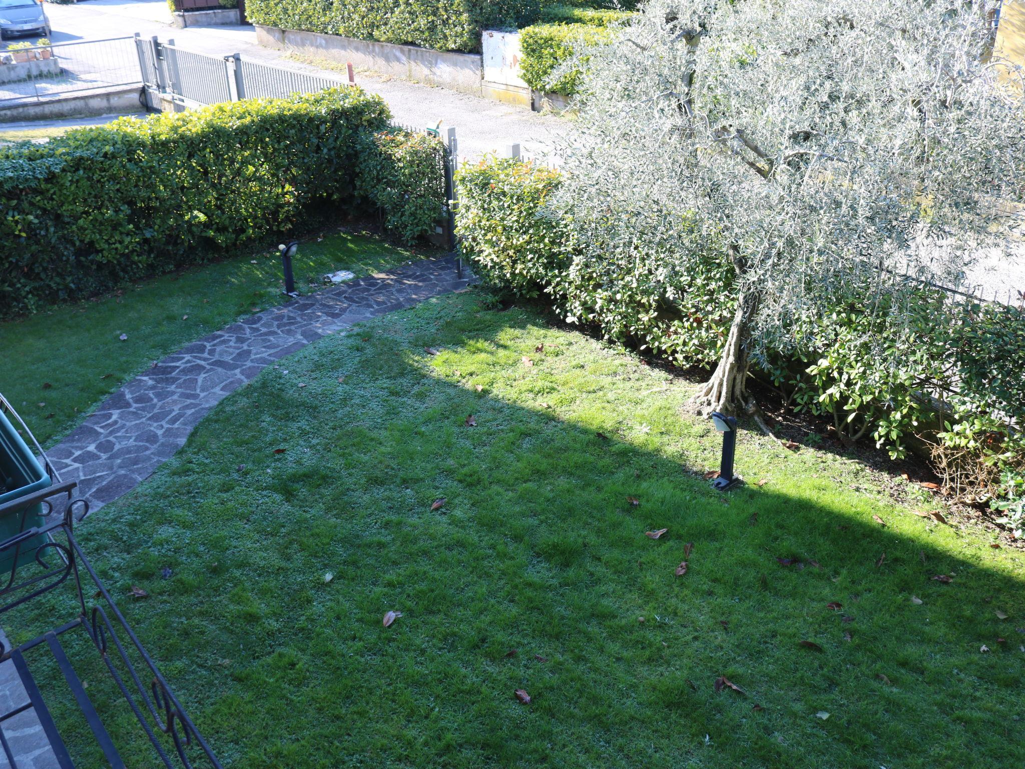 Photo 30 - Maison de 3 chambres à Lazise avec jardin