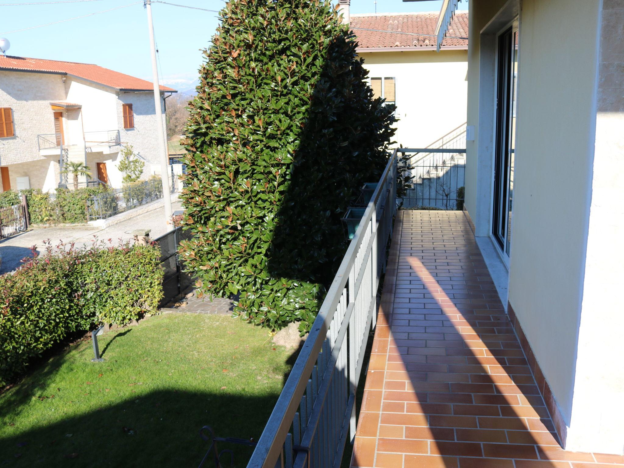 Photo 24 - Maison de 3 chambres à Lazise avec jardin et vues sur la montagne