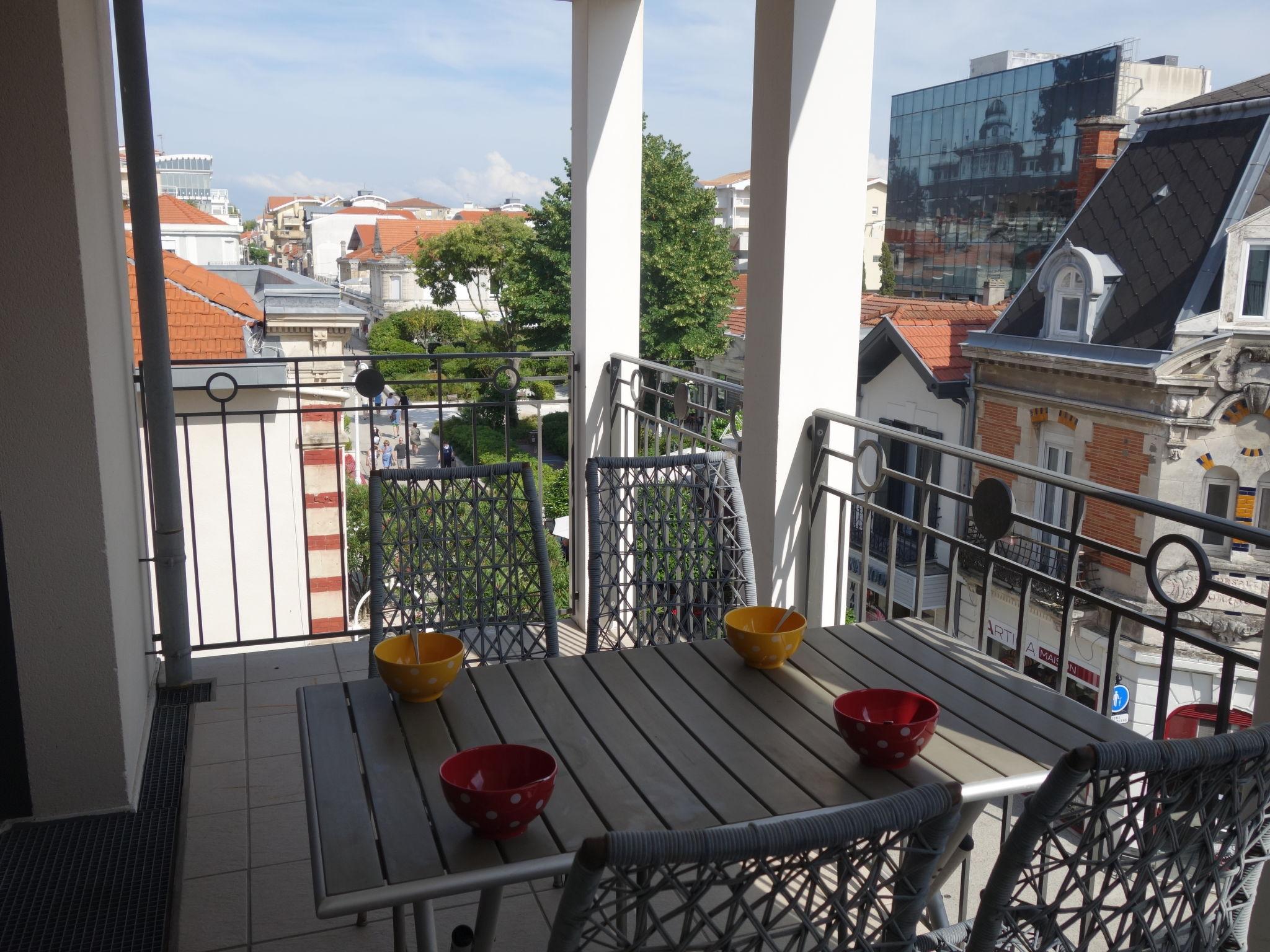 Foto 13 - Apartamento de 2 habitaciones en Arcachon con terraza y vistas al mar