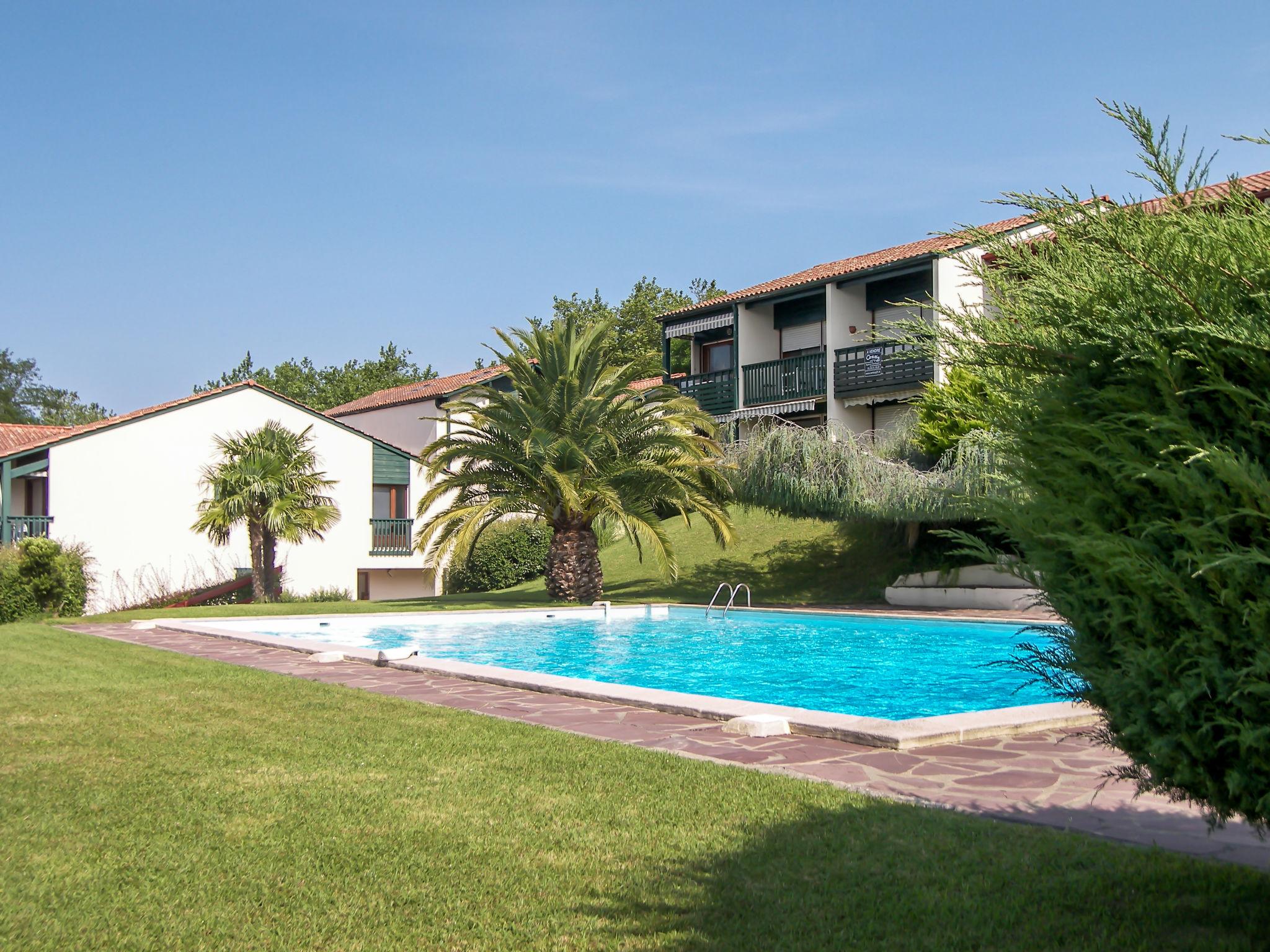 Foto 21 - Apartamento de 1 habitación en Saint-Jean-de-Luz con piscina y vistas al mar