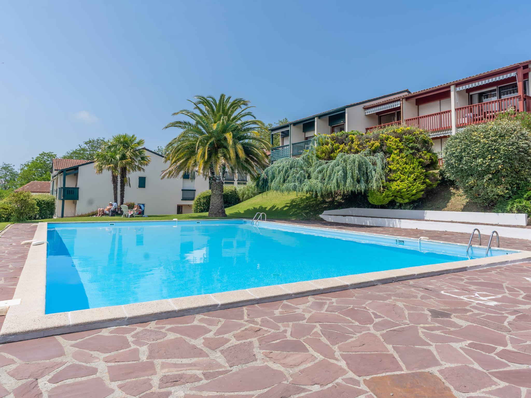 Foto 1 - Apartamento en Saint-Jean-de-Luz con piscina y vistas al mar