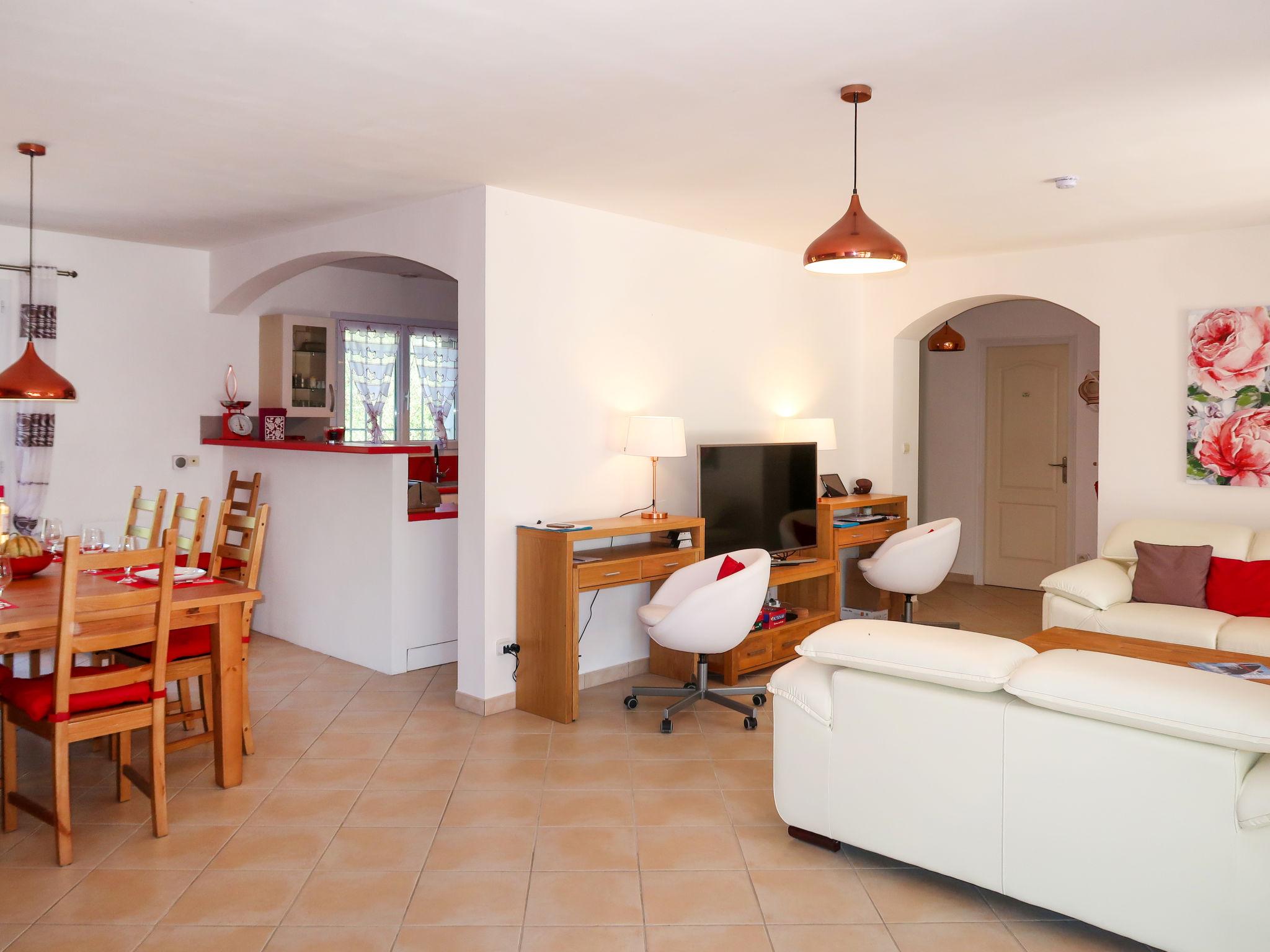 Photo 10 - 3 bedroom House in Le Val with private pool and terrace