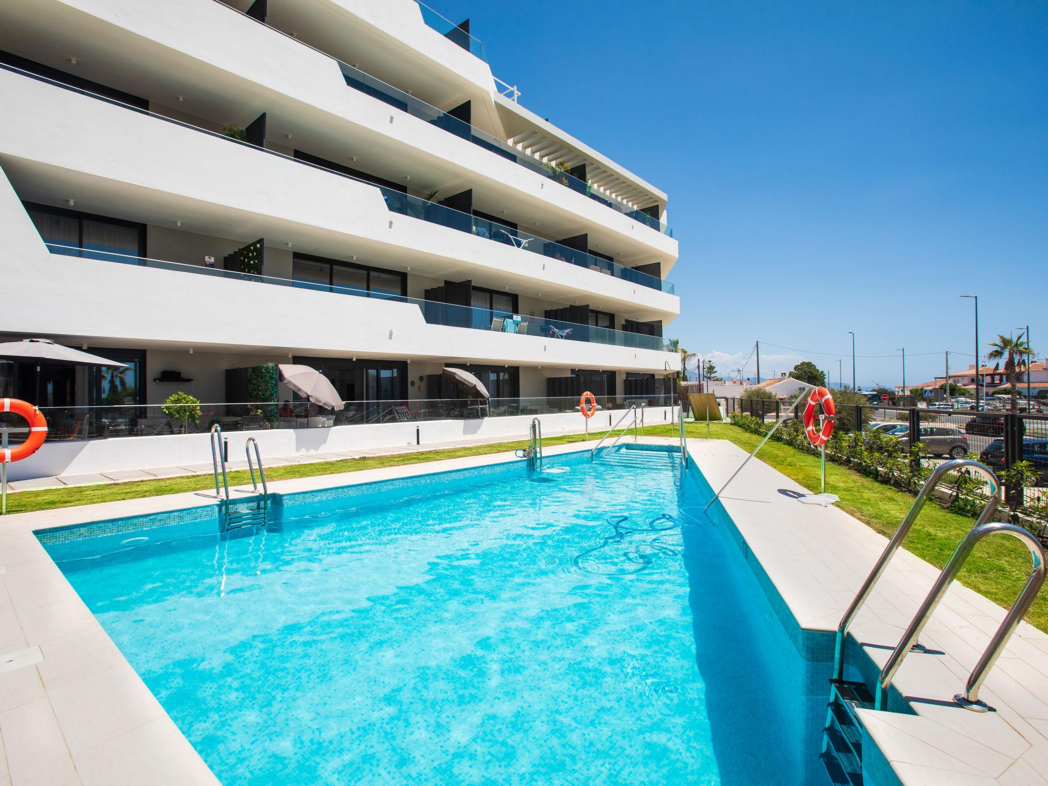 Photo 1 - Appartement de 2 chambres à Torrox avec piscine et vues à la mer