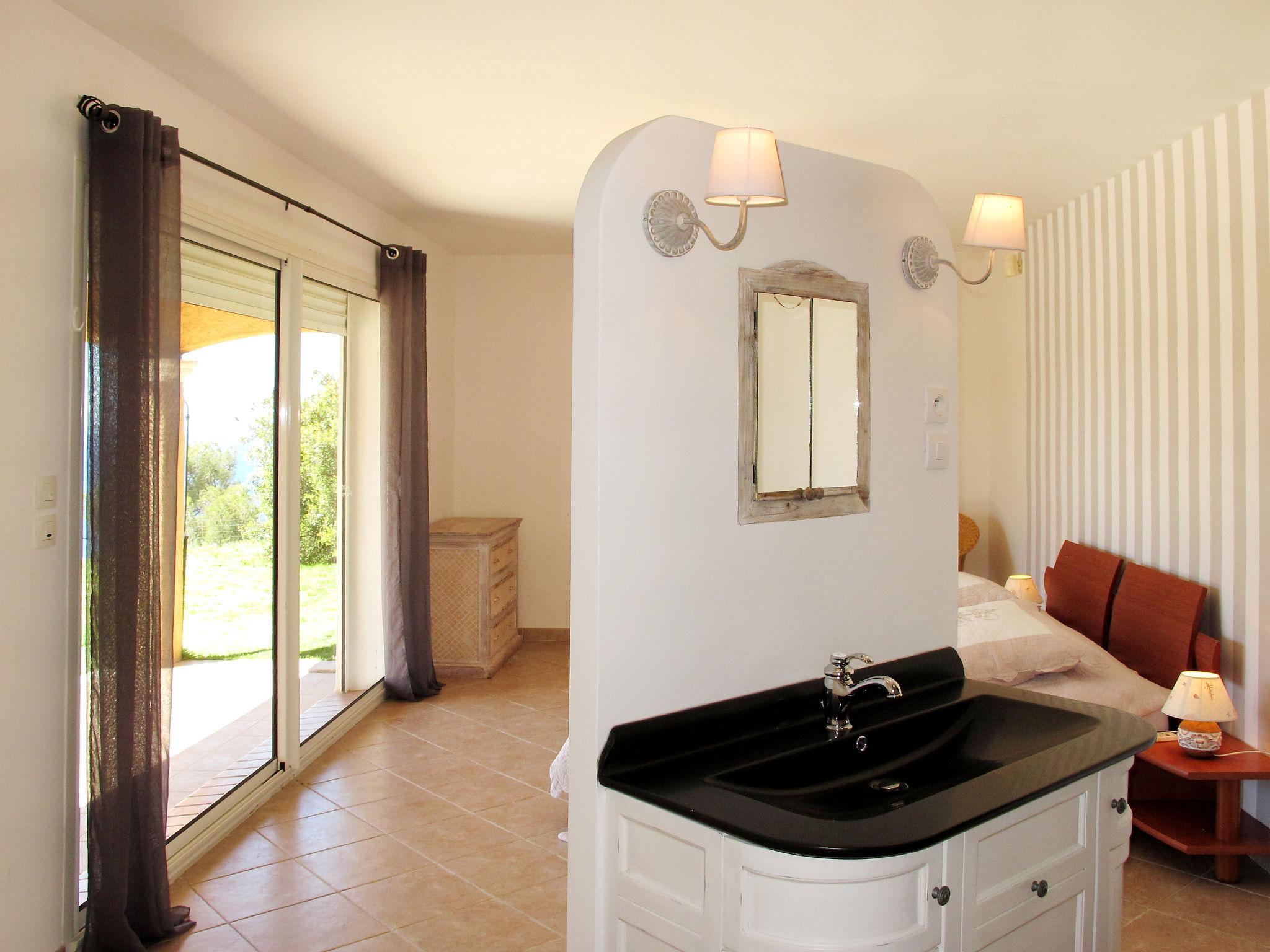 Photo 10 - 5 bedroom House in Carqueiranne with private pool and garden