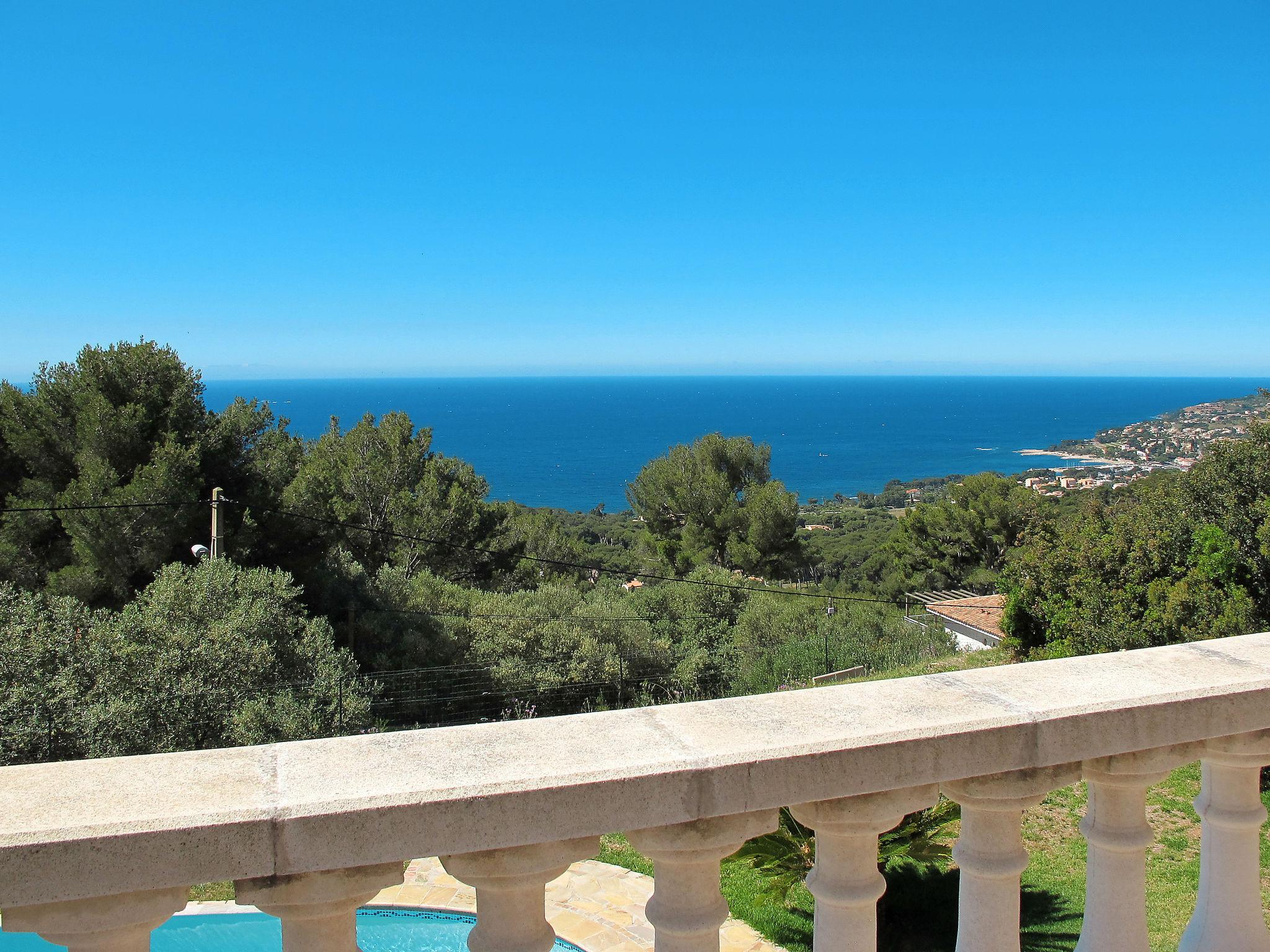 Photo 23 - Maison de 5 chambres à Carqueiranne avec piscine privée et vues à la mer