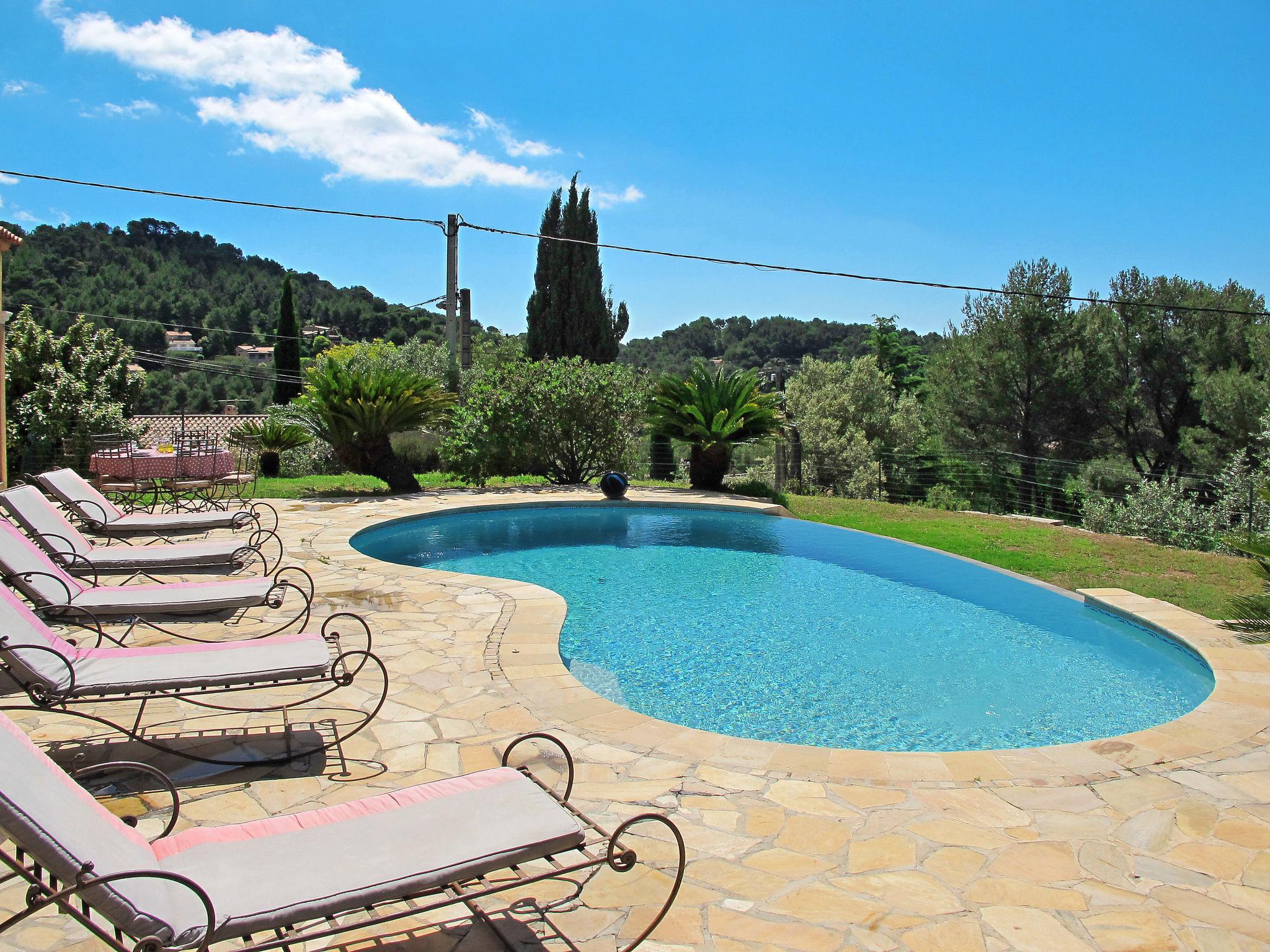 Photo 22 - Maison de 5 chambres à Carqueiranne avec piscine privée et jardin