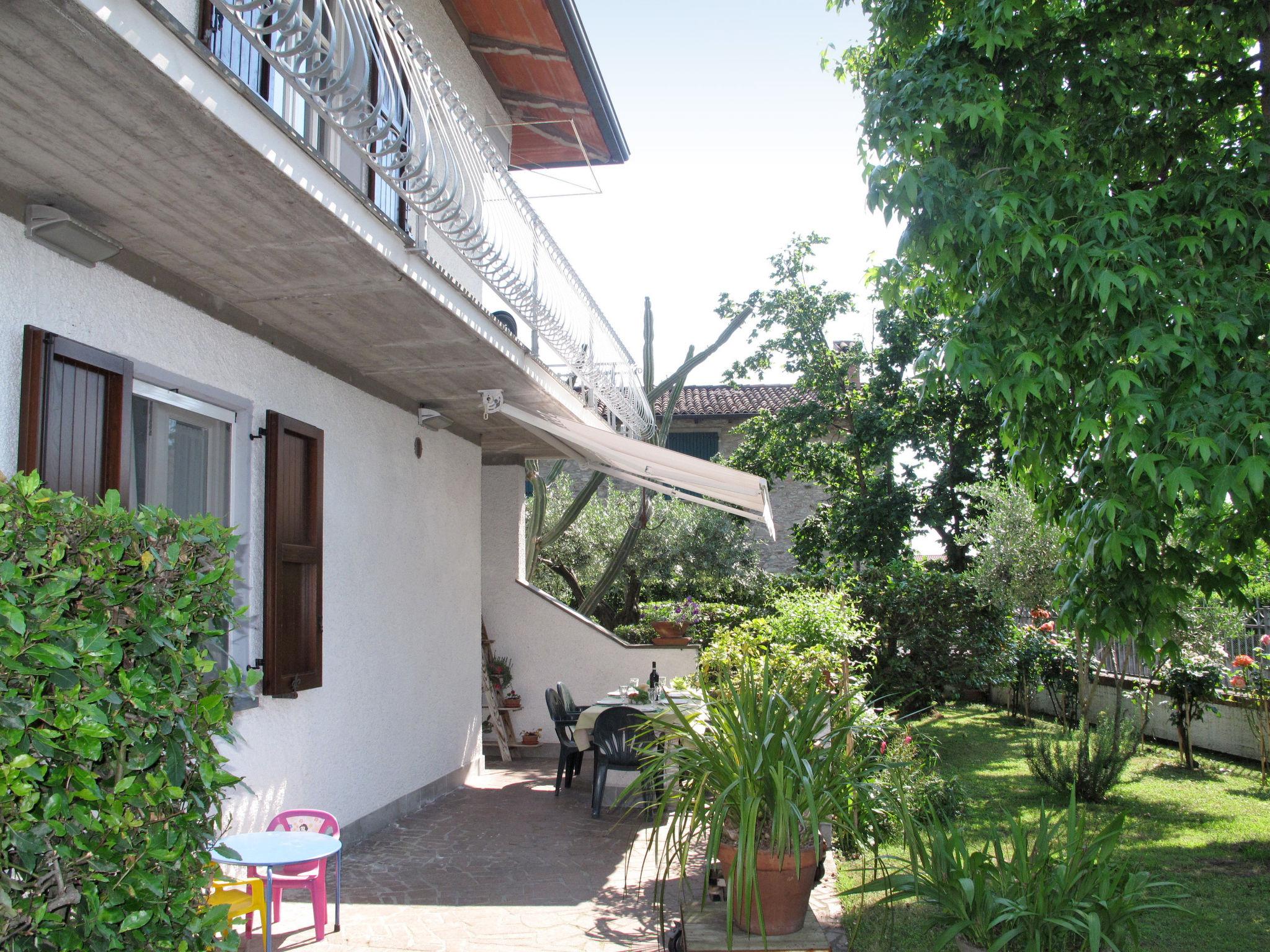 Foto 23 - Apartamento de 3 habitaciones en Montignoso con jardín y vistas al mar