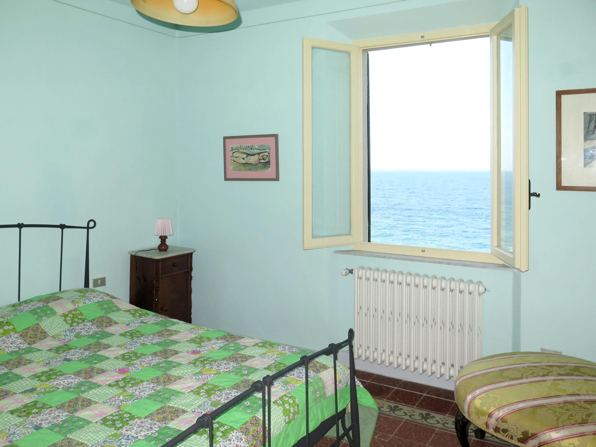 Photo 19 - 4 bedroom House in Livorno with garden and sea view