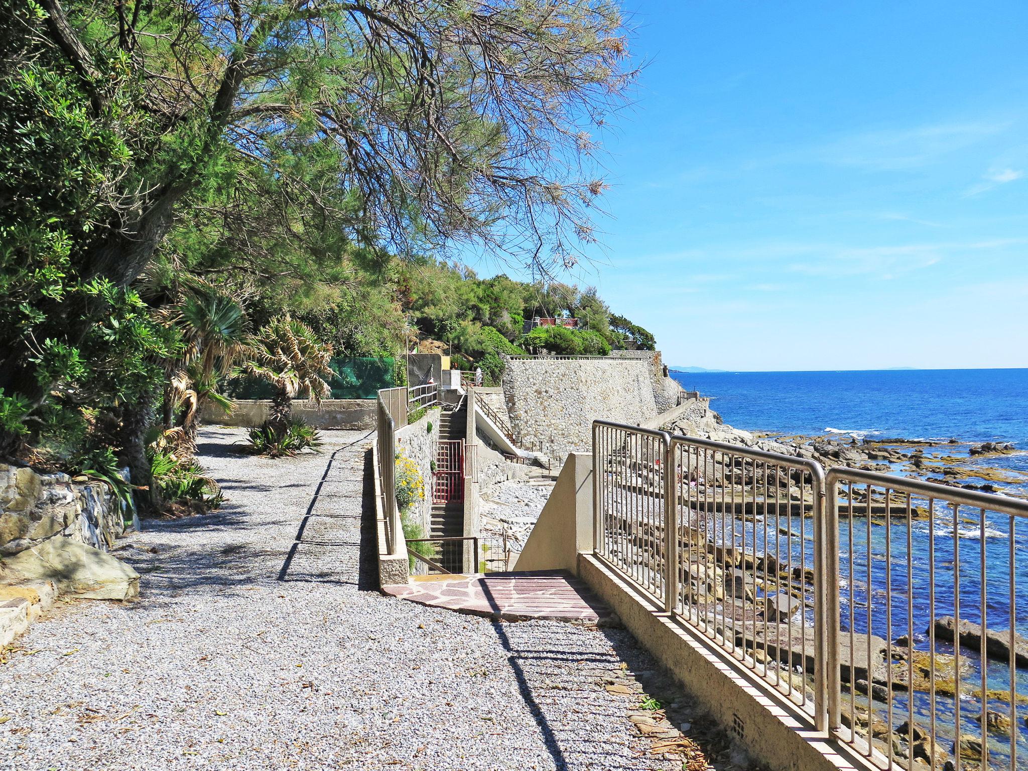 Photo 30 - Maison de 4 chambres à Livourne avec jardin et vues à la mer