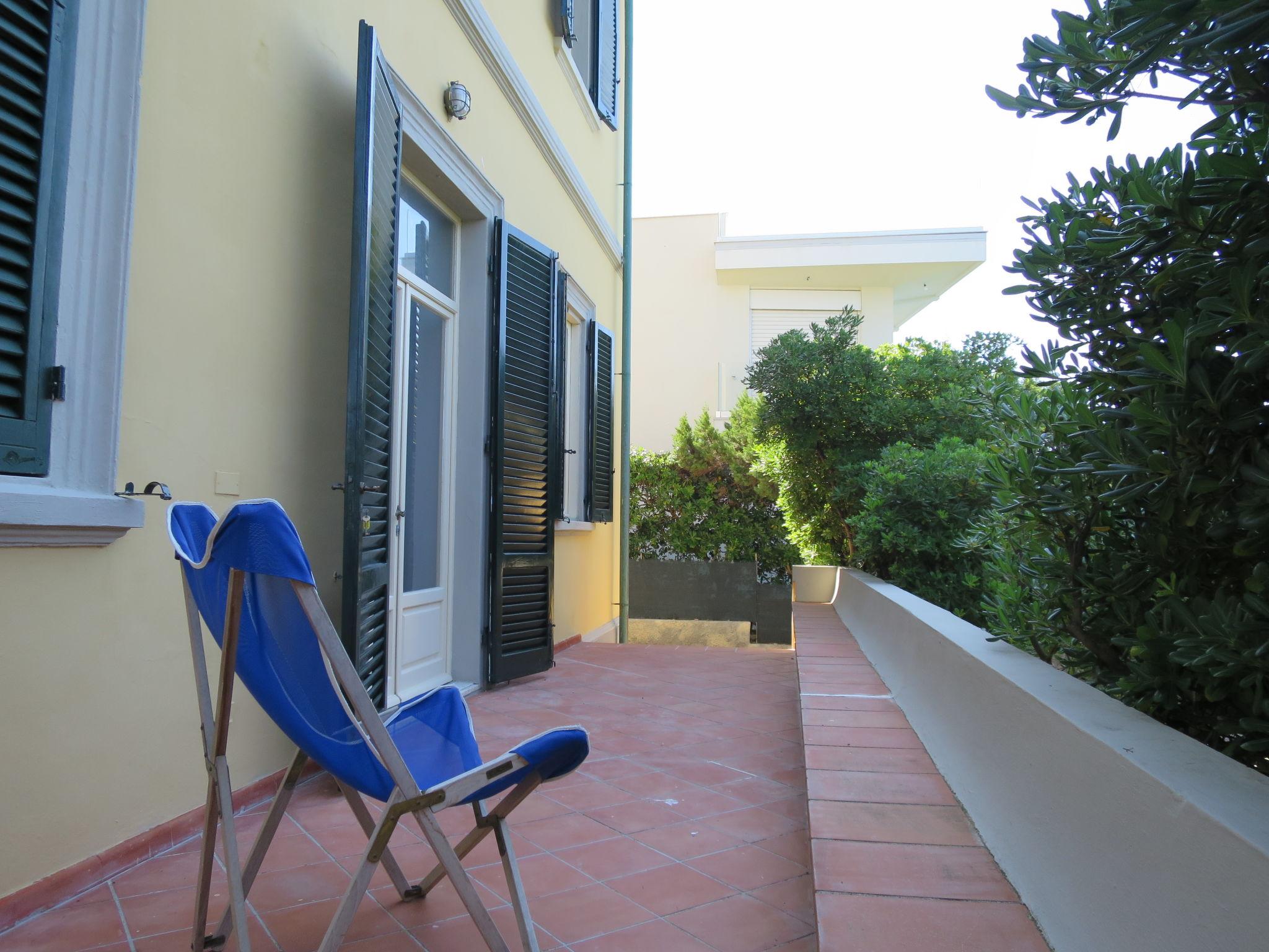 Photo 37 - 4 bedroom House in Livorno with garden and sea view