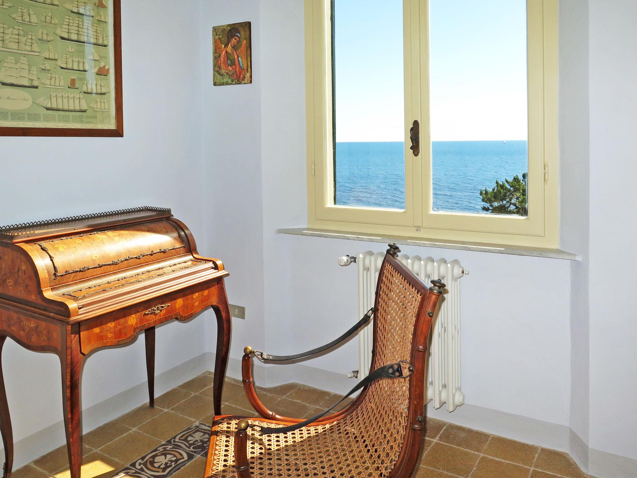 Foto 14 - Casa de 4 quartos em Livorno com jardim e vistas do mar