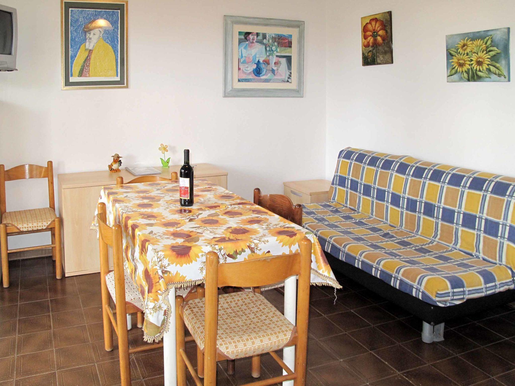 Photo 7 - 2 bedroom Apartment in Cecina with swimming pool and sea view