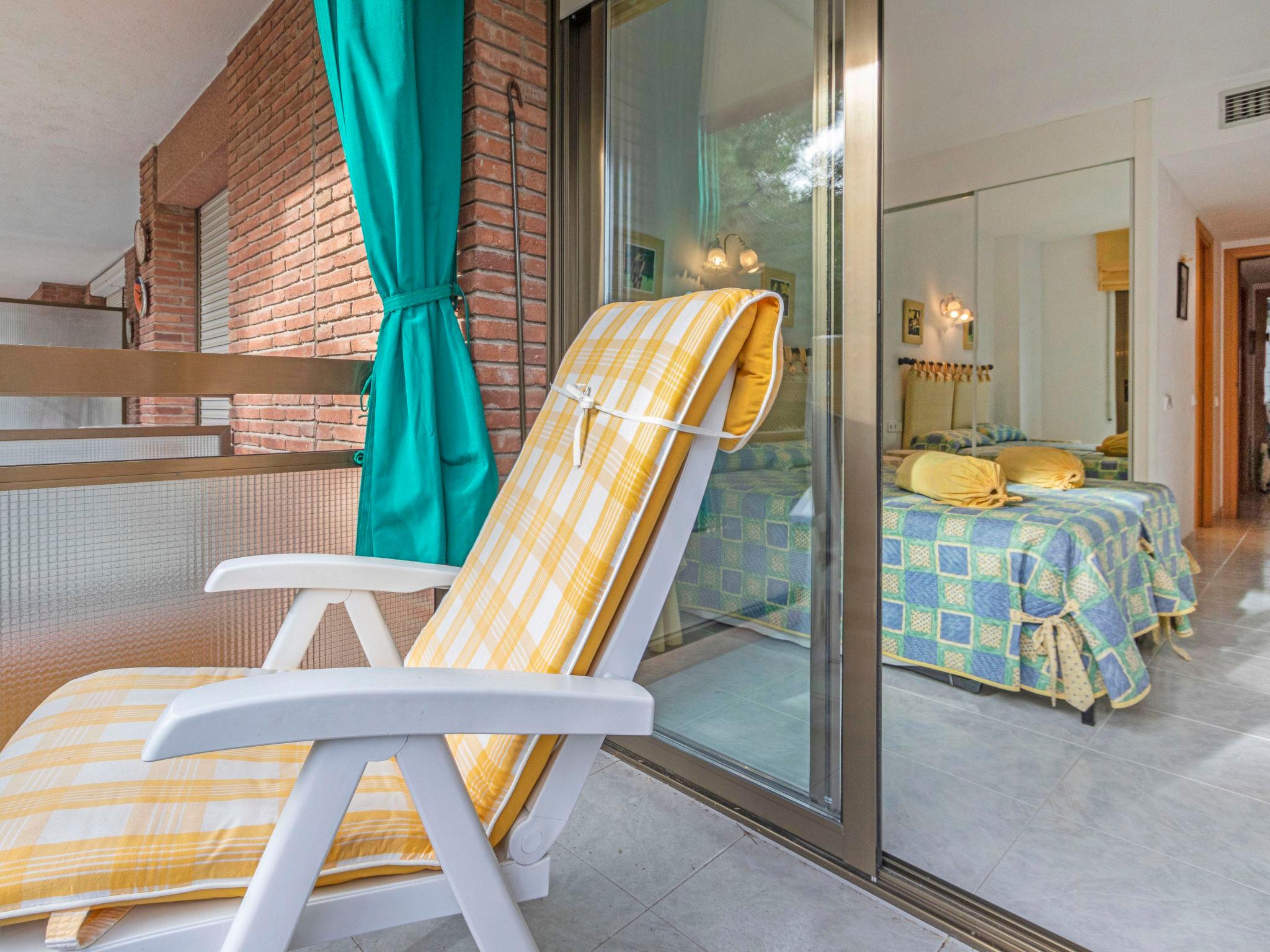 Foto 17 - Apartamento de 2 habitaciones en Torredembarra con piscina y vistas al mar