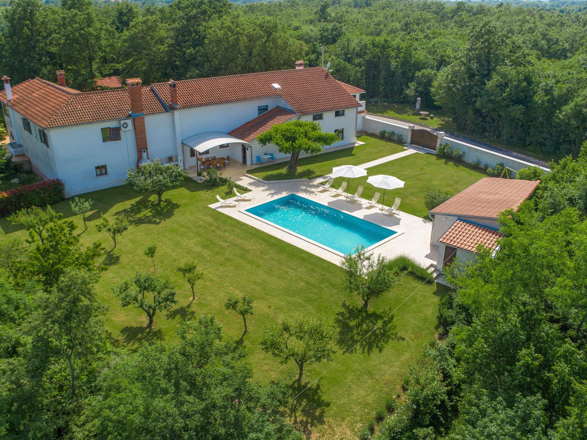 Foto 3 - Casa de 4 habitaciones en Žminj con piscina privada y vistas al mar