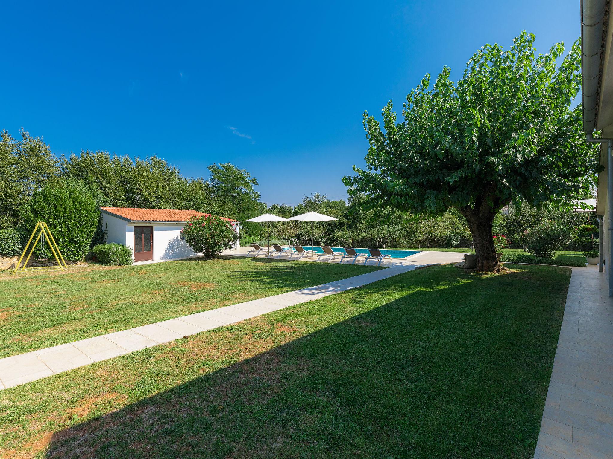 Foto 55 - Casa con 4 camere da letto a Žminj con piscina privata e vista mare