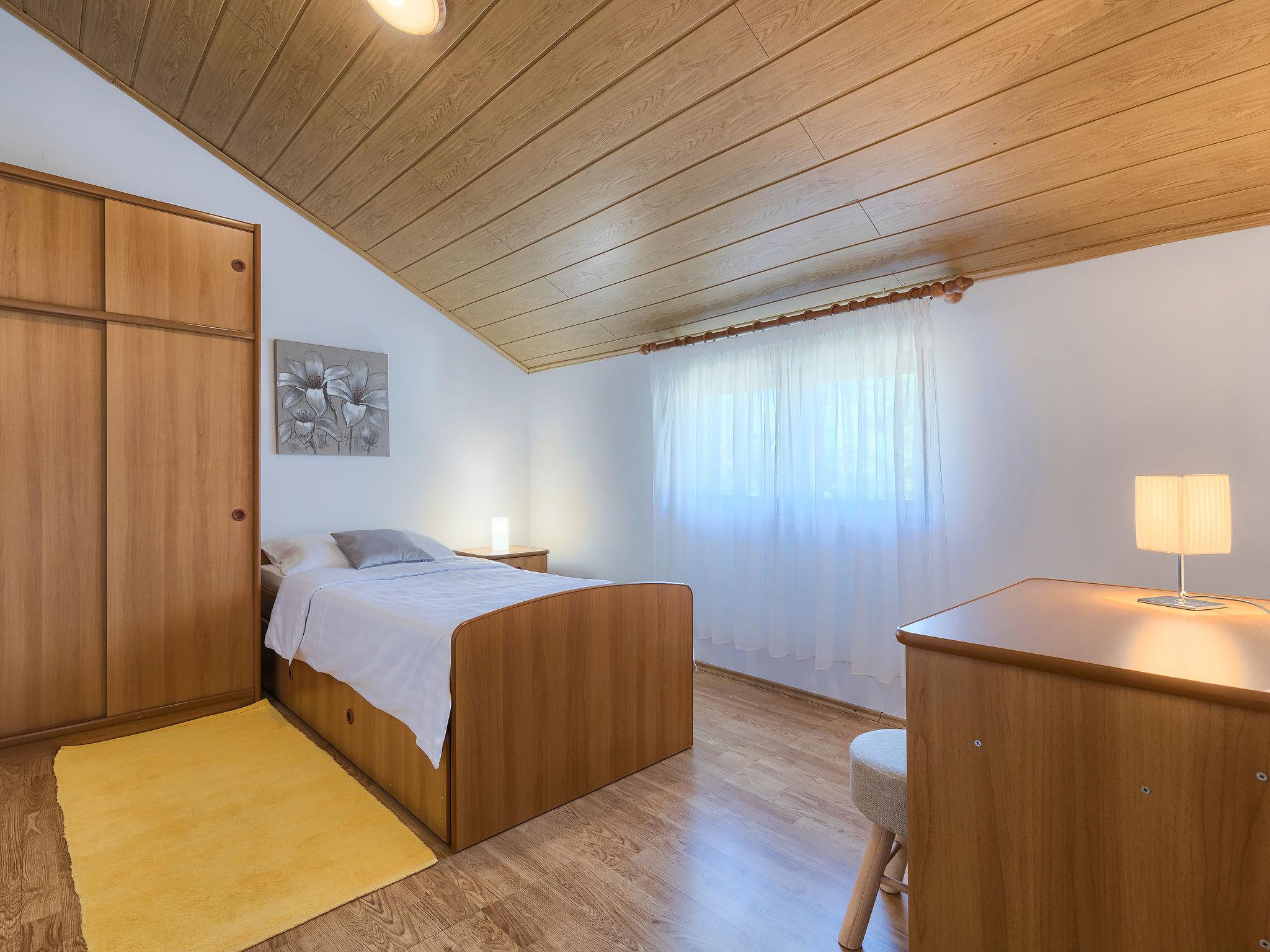 Foto 35 - Casa con 4 camere da letto a Žminj con piscina privata e vista mare